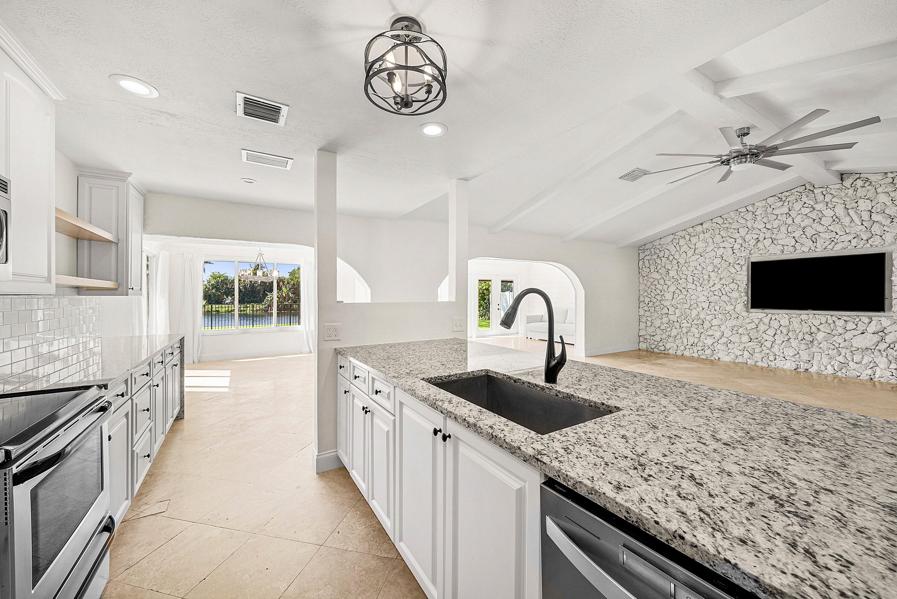 1508 Cormorant Road