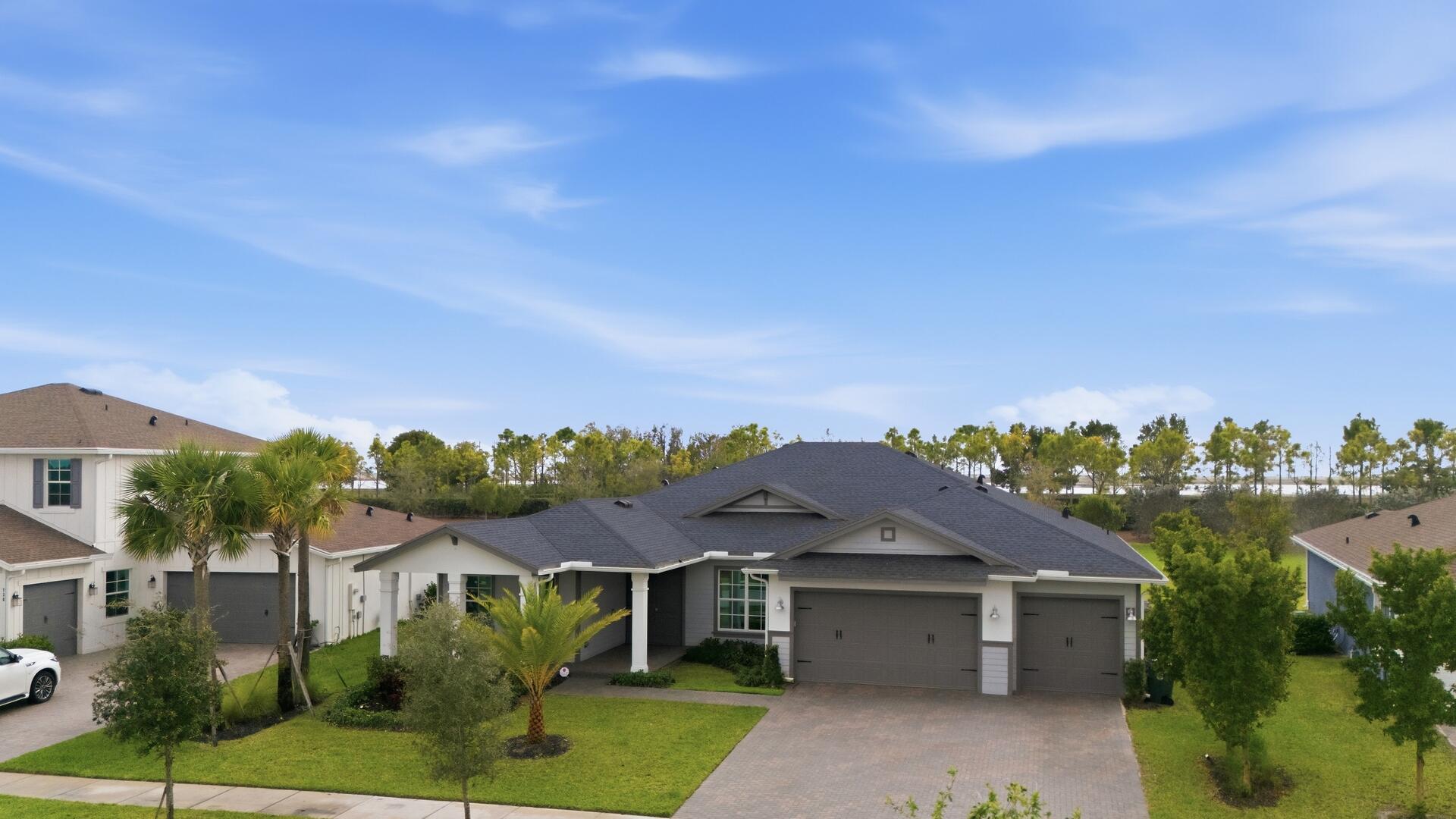 732 Hookline Circle