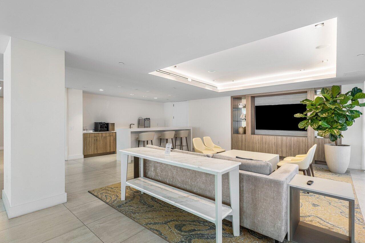 3100 N Ocean Drive P705