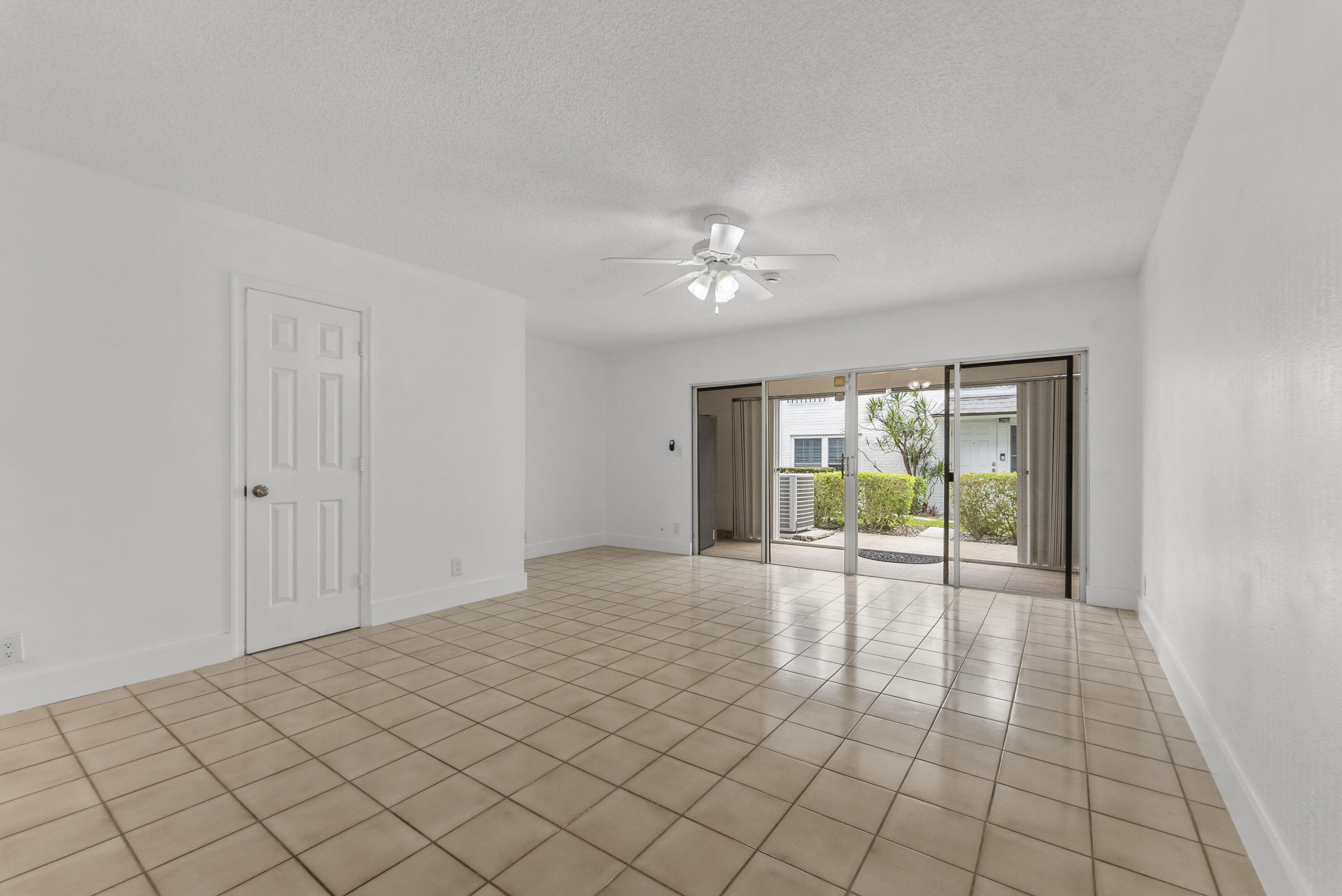 1194 Hillsboro Mile 72
