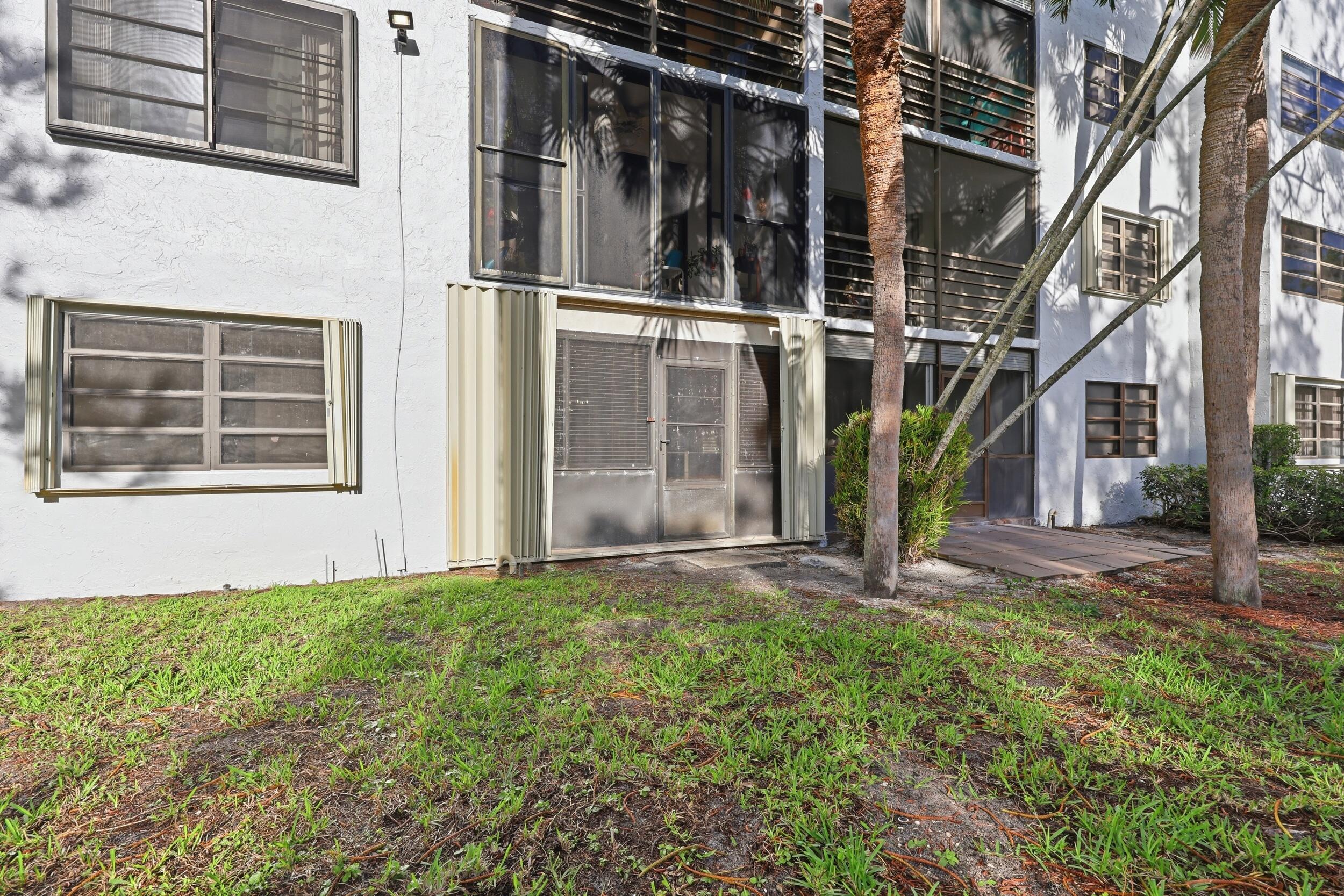 4700 Lucerne Lakes Boulevard W 103
