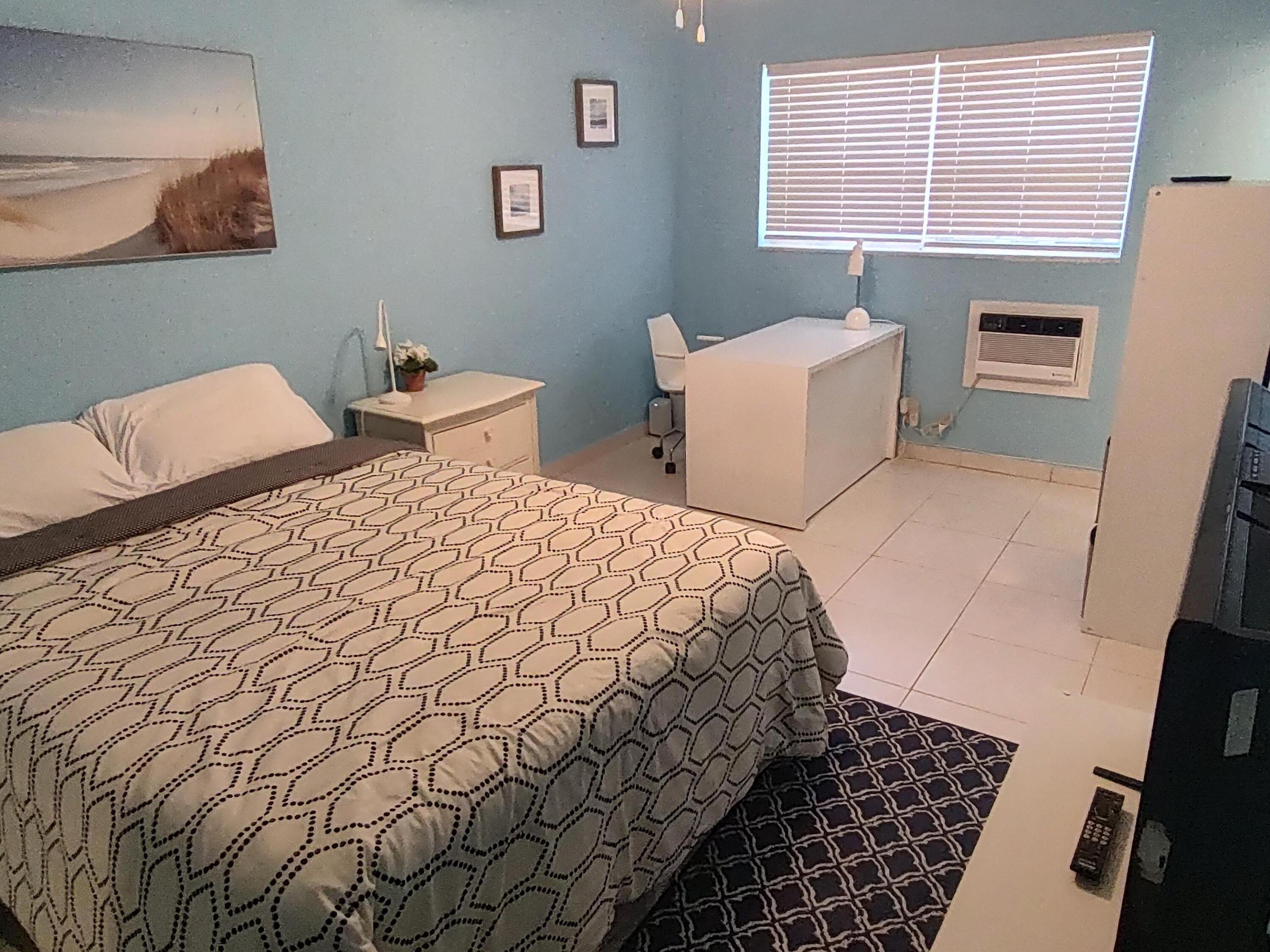 3240 NE 16th Street 7