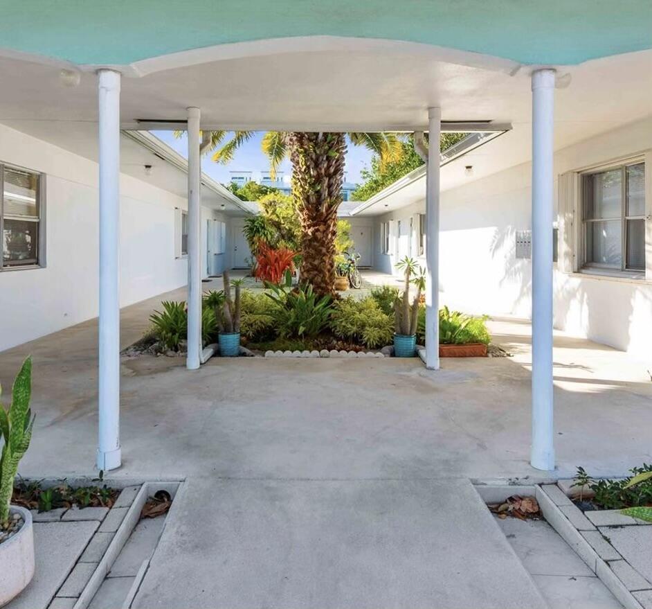 3240 NE 16th Street 7