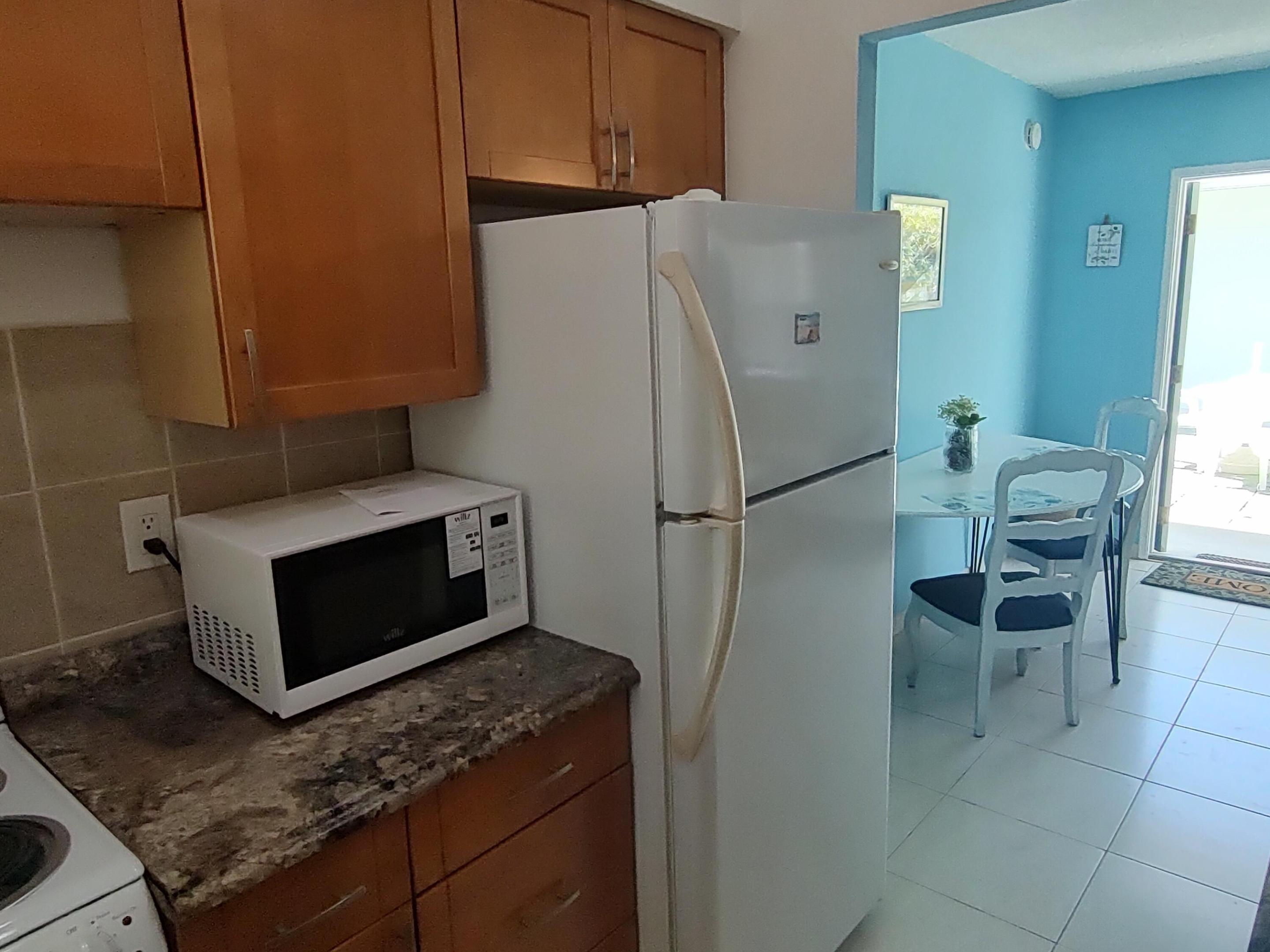 3240 NE 16th Street 7