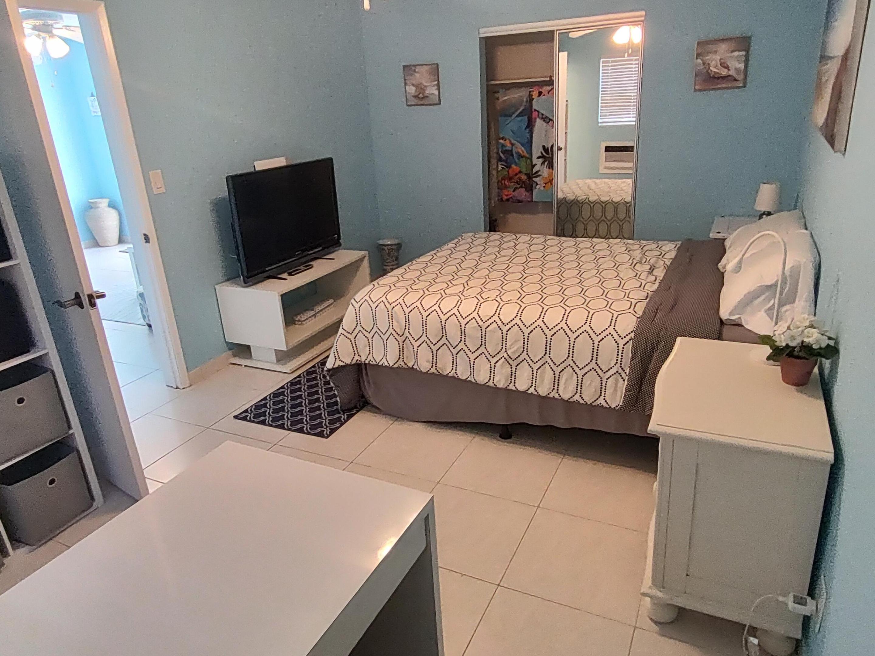 3240 NE 16th Street 7