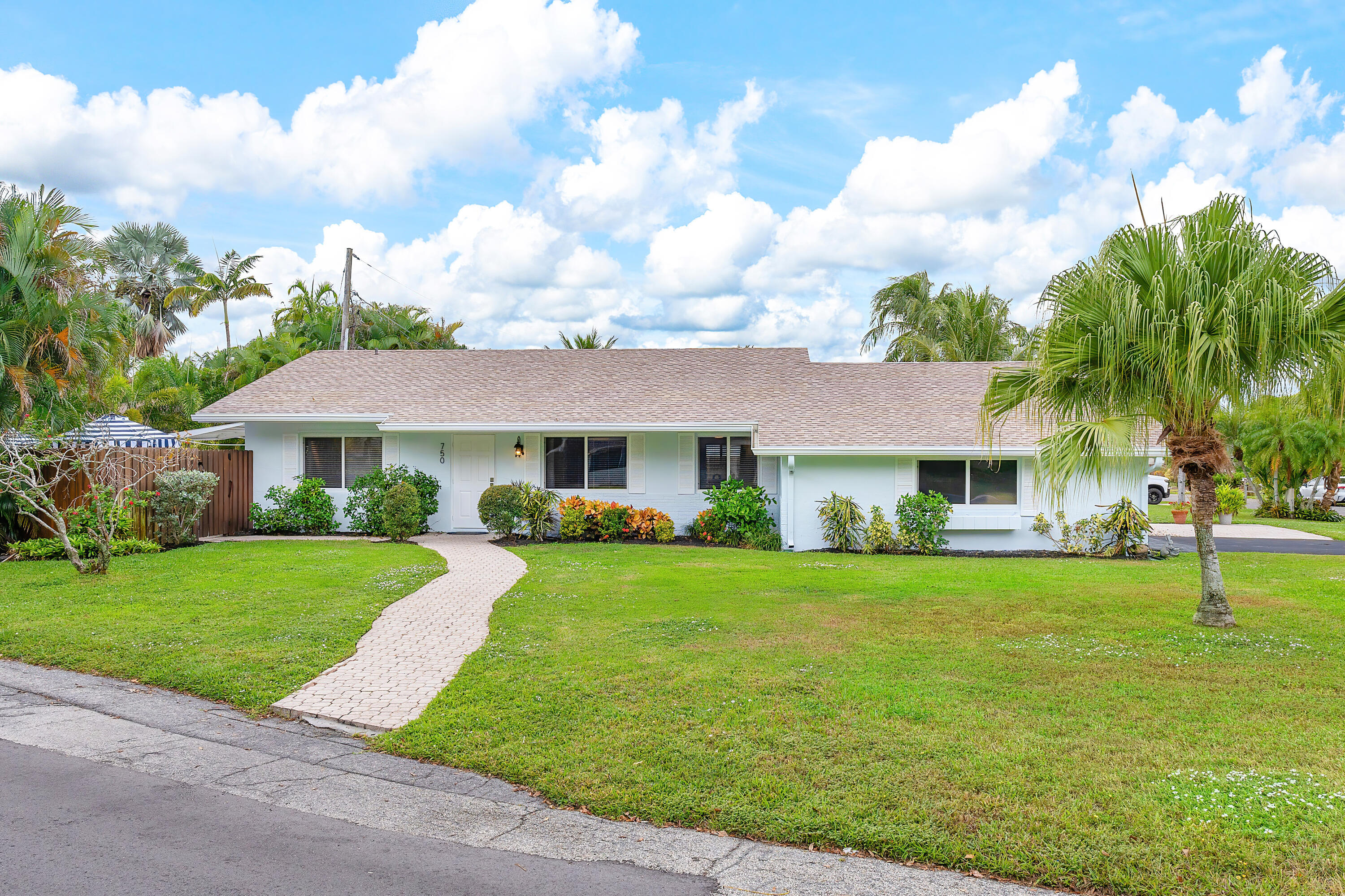 750 Heron Drive