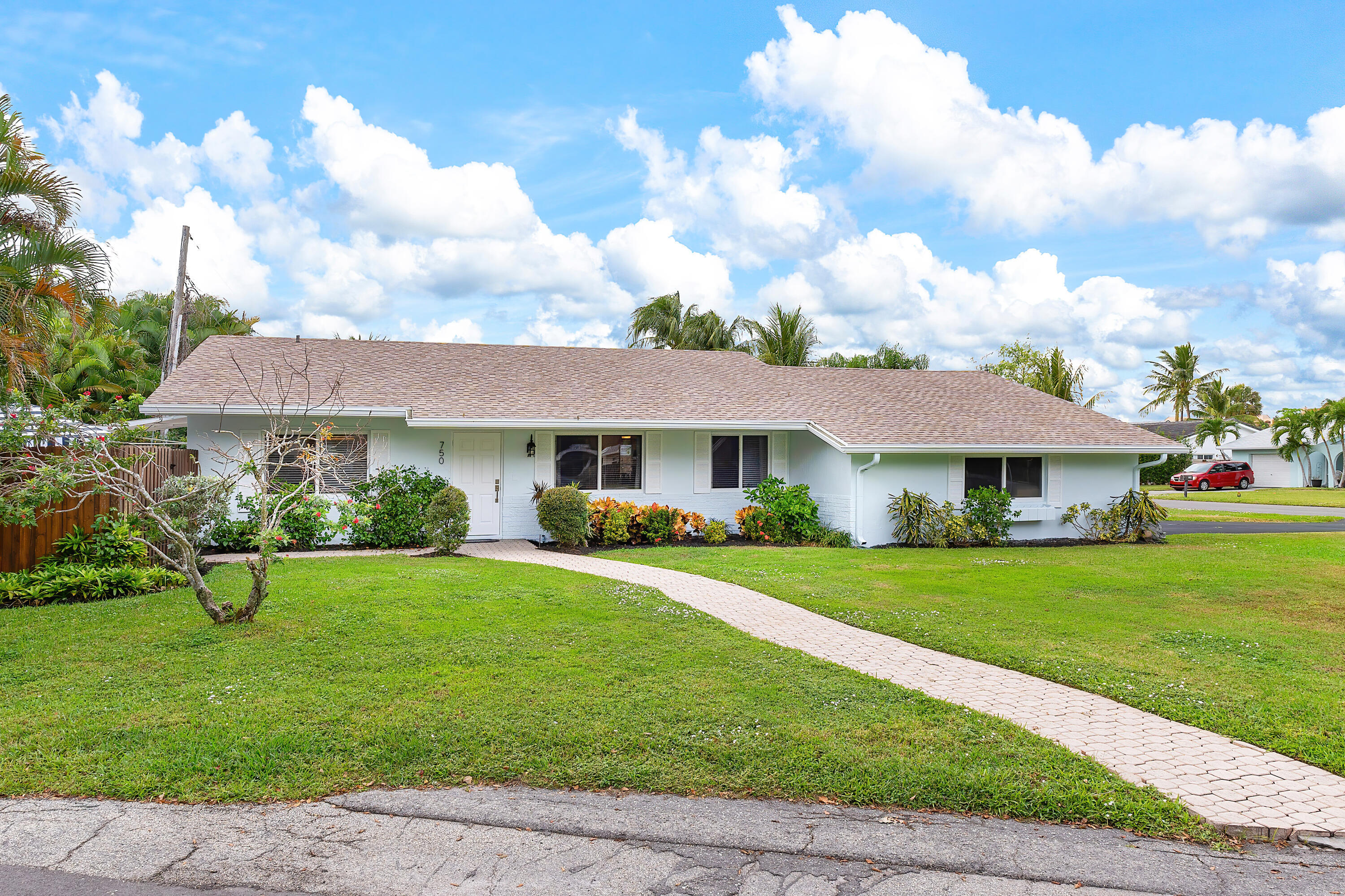 750 Heron Drive