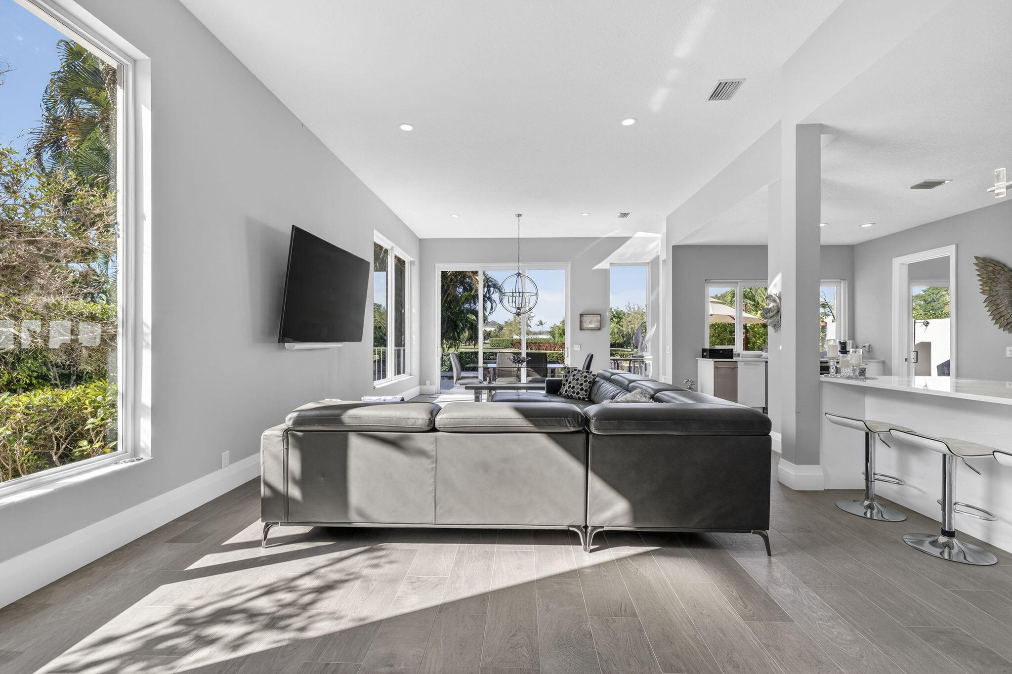 5723 NW 24th Terrace