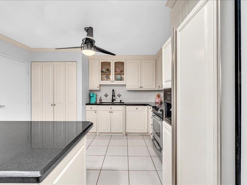 277 N Ocean Boulevard 102