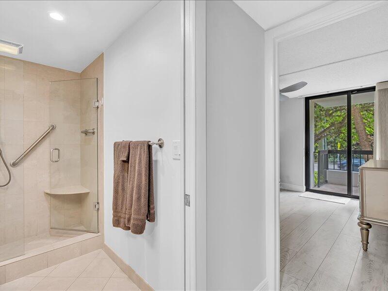277 N Ocean Boulevard 102