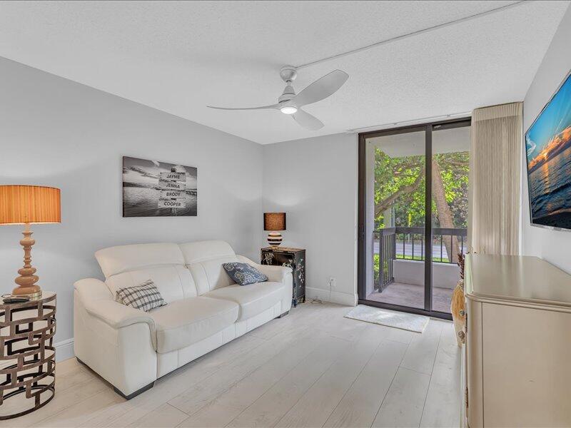 277 N Ocean Boulevard 102