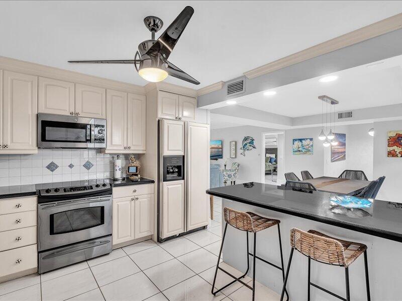 277 N Ocean Boulevard 102