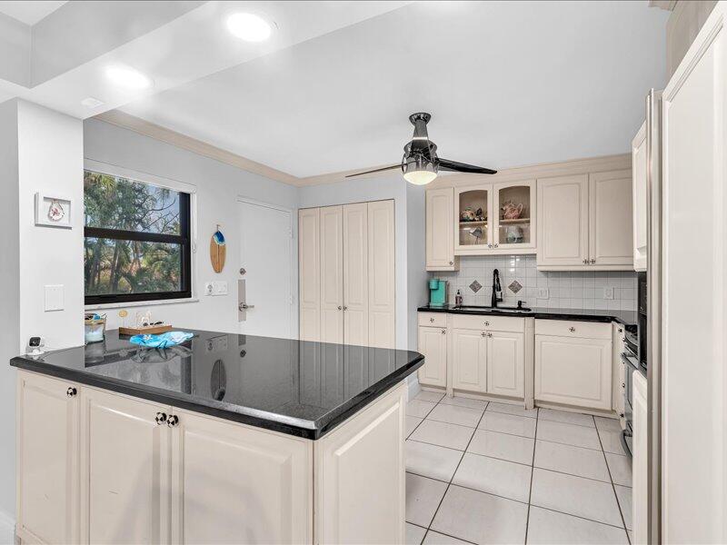 277 N Ocean Boulevard 102