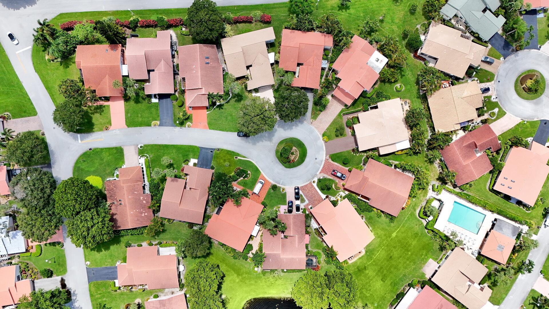 5529 Lakeview Mews Terrace