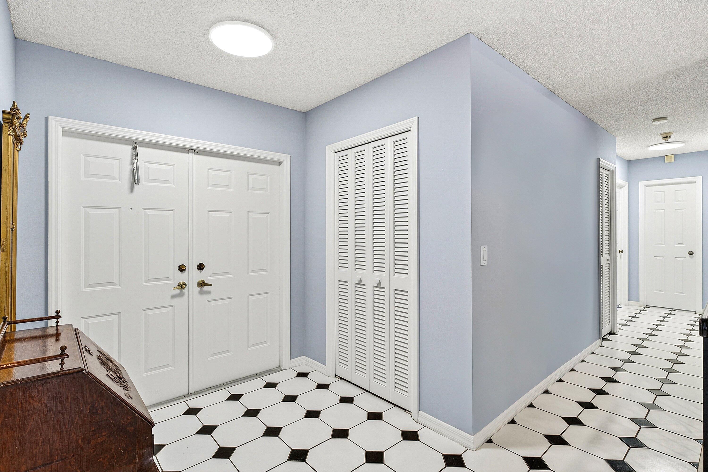 10299 S 186th Ct S S