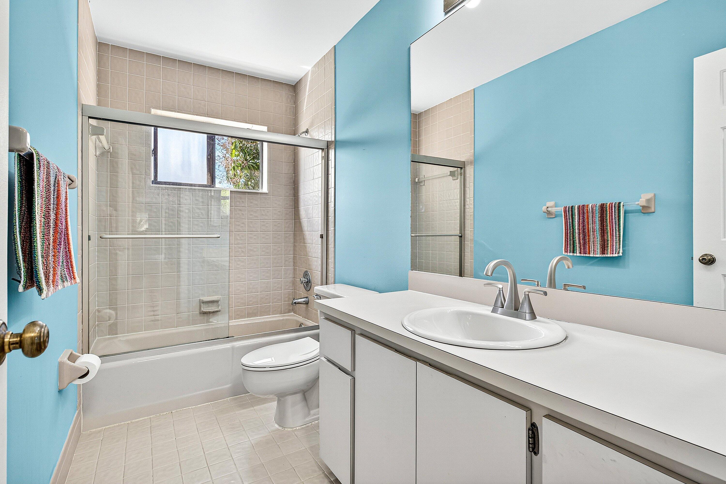 10299 S 186th Ct S S