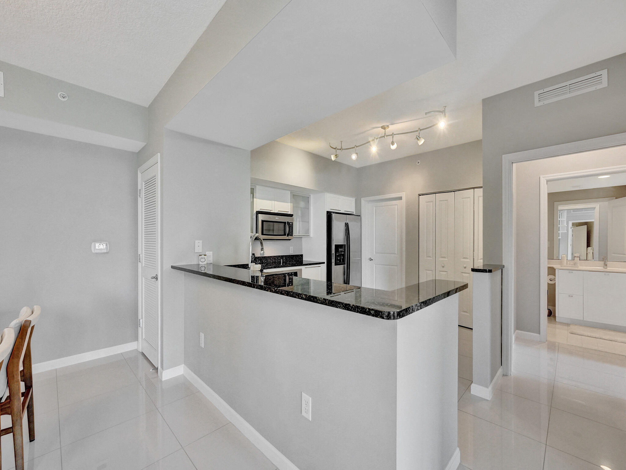 225 NE 1st Street 412