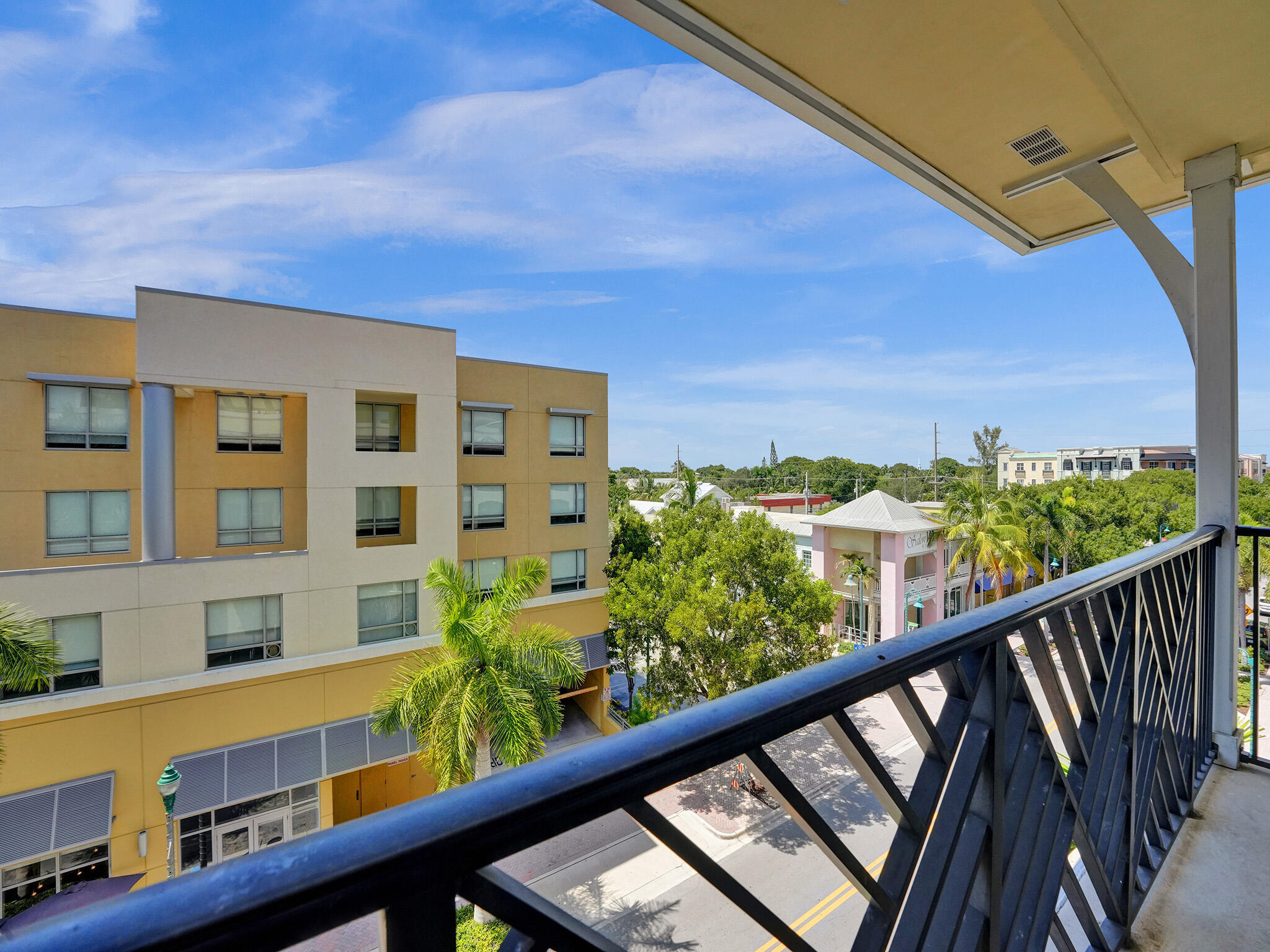 225 NE 1st Street 412