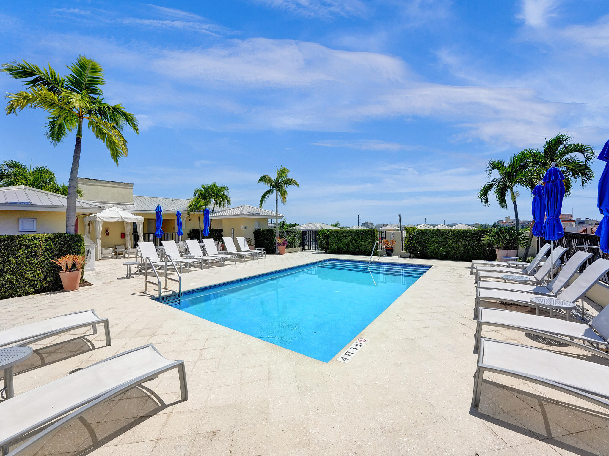 225 NE 1st Street 412