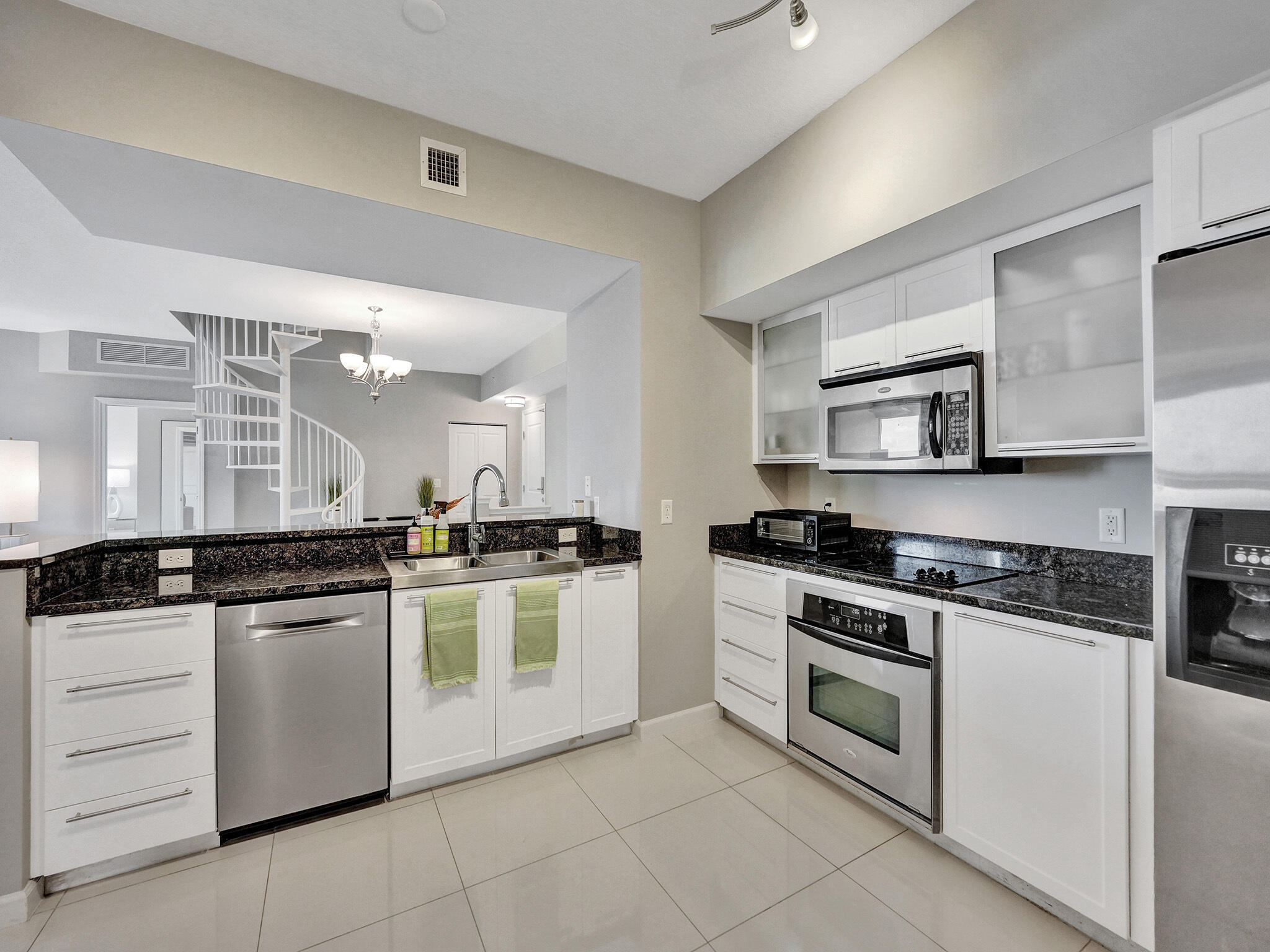 225 NE 1st Street 412