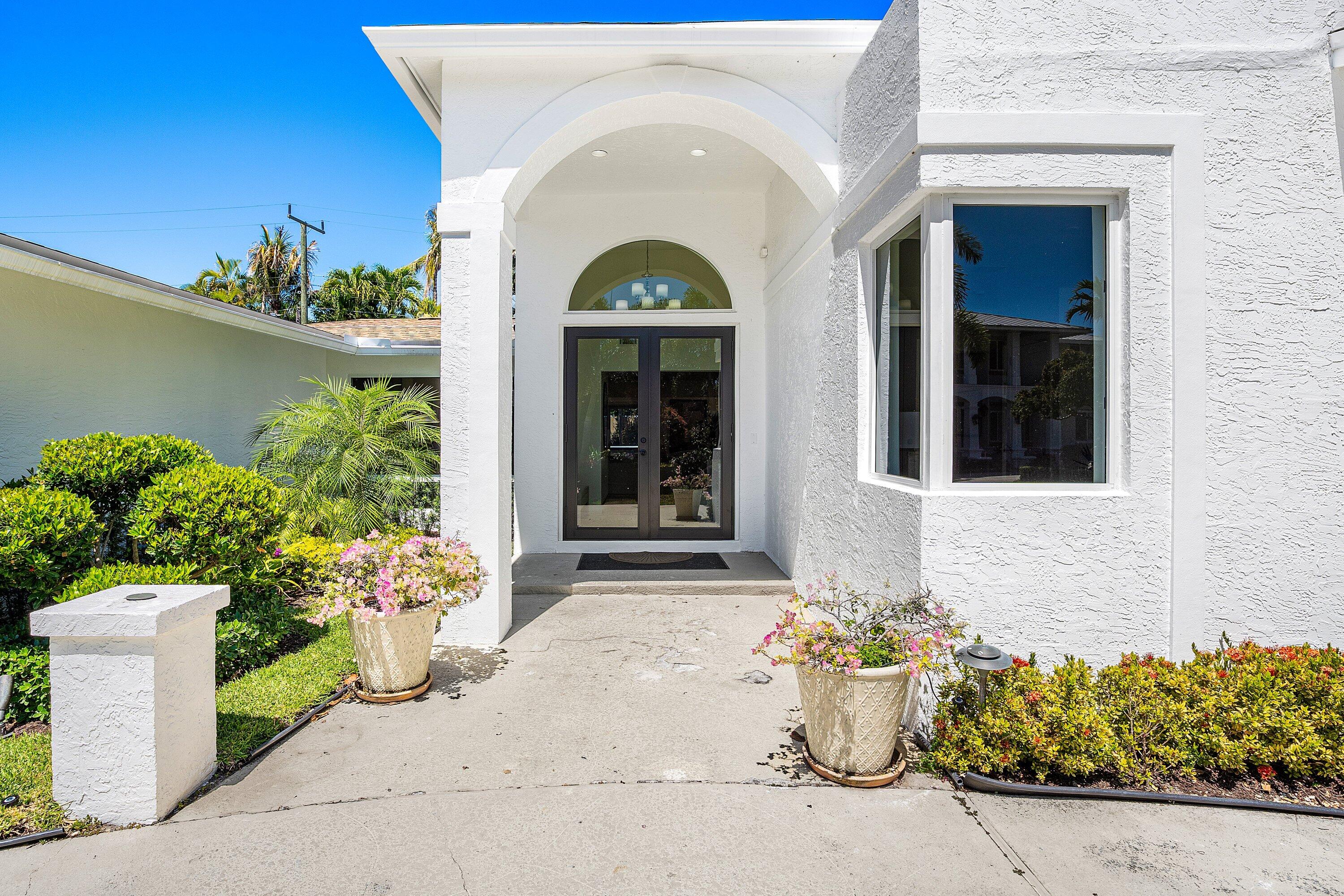 735 NE 6th Street