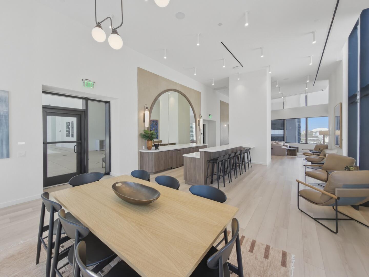 225 N Miami Avenue Unit: 2002