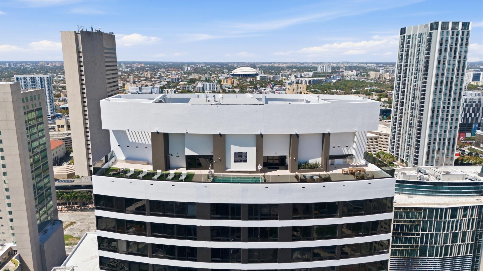 225 N Miami Avenue Unit: 2002