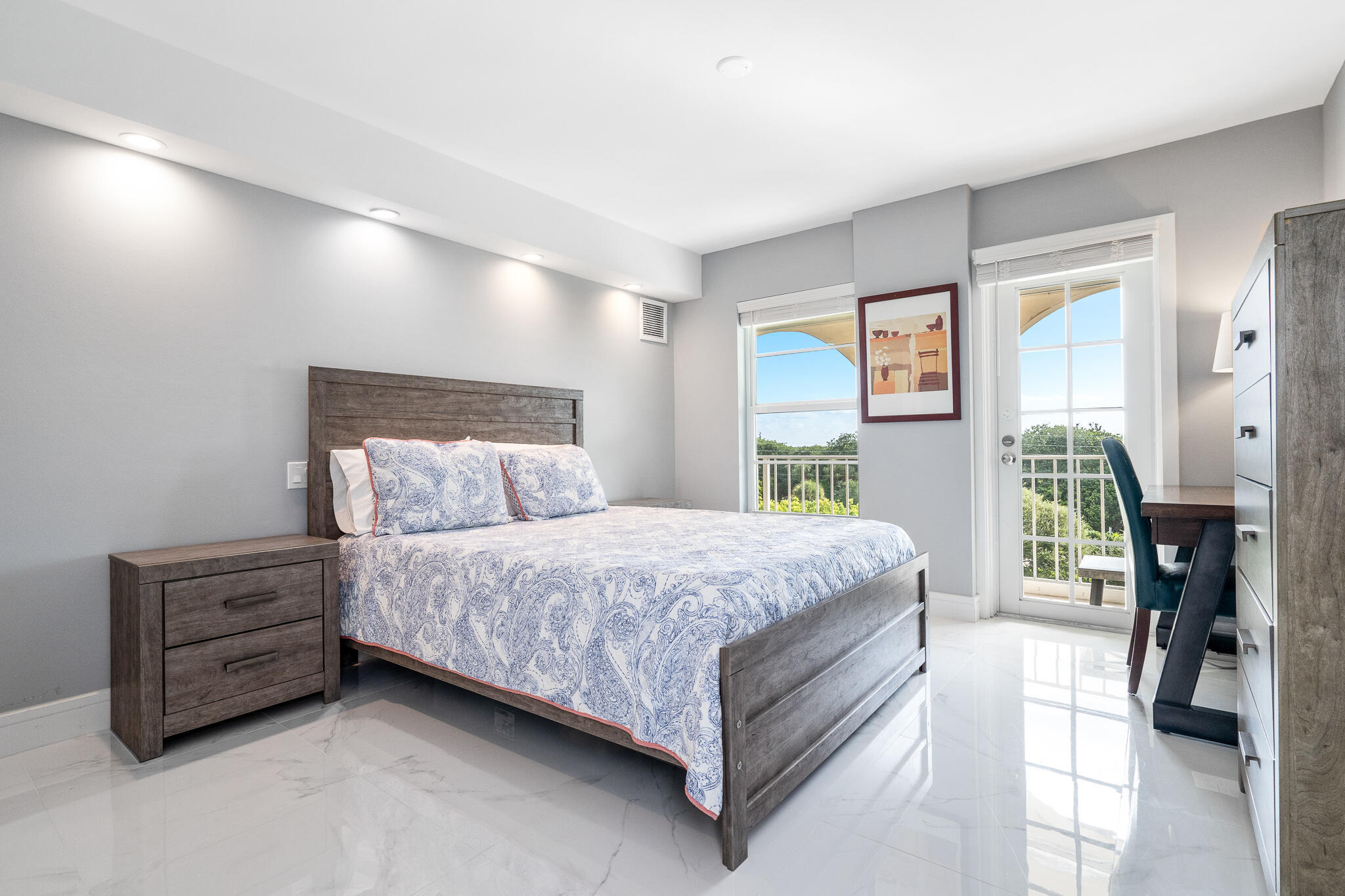 1111 S Ocean Boulevard 5200