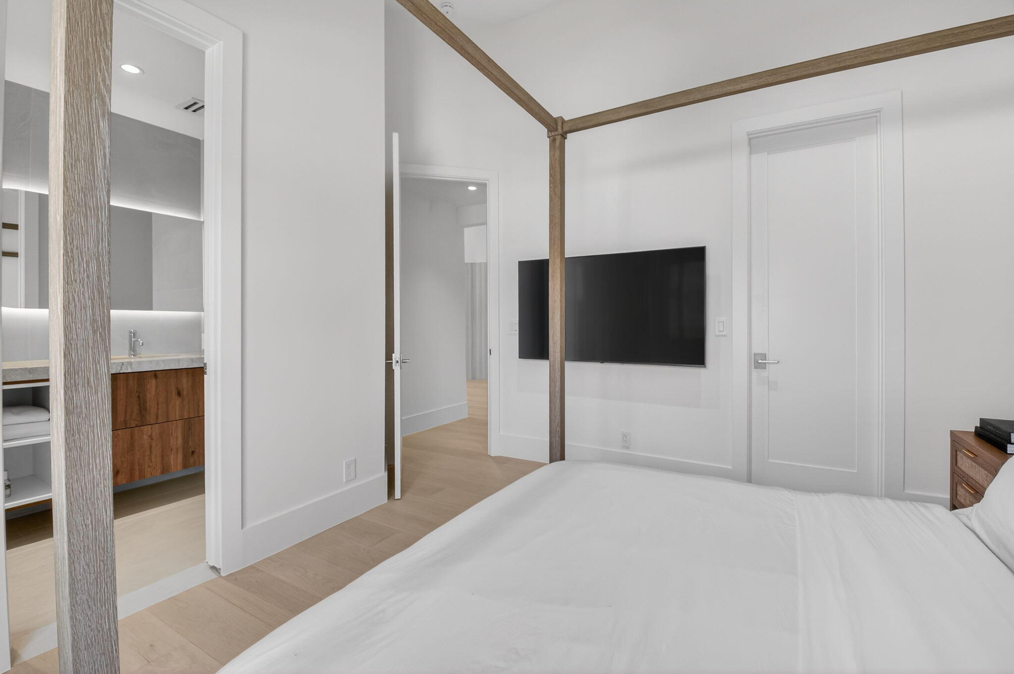 5846 NW 24th Avenue 202