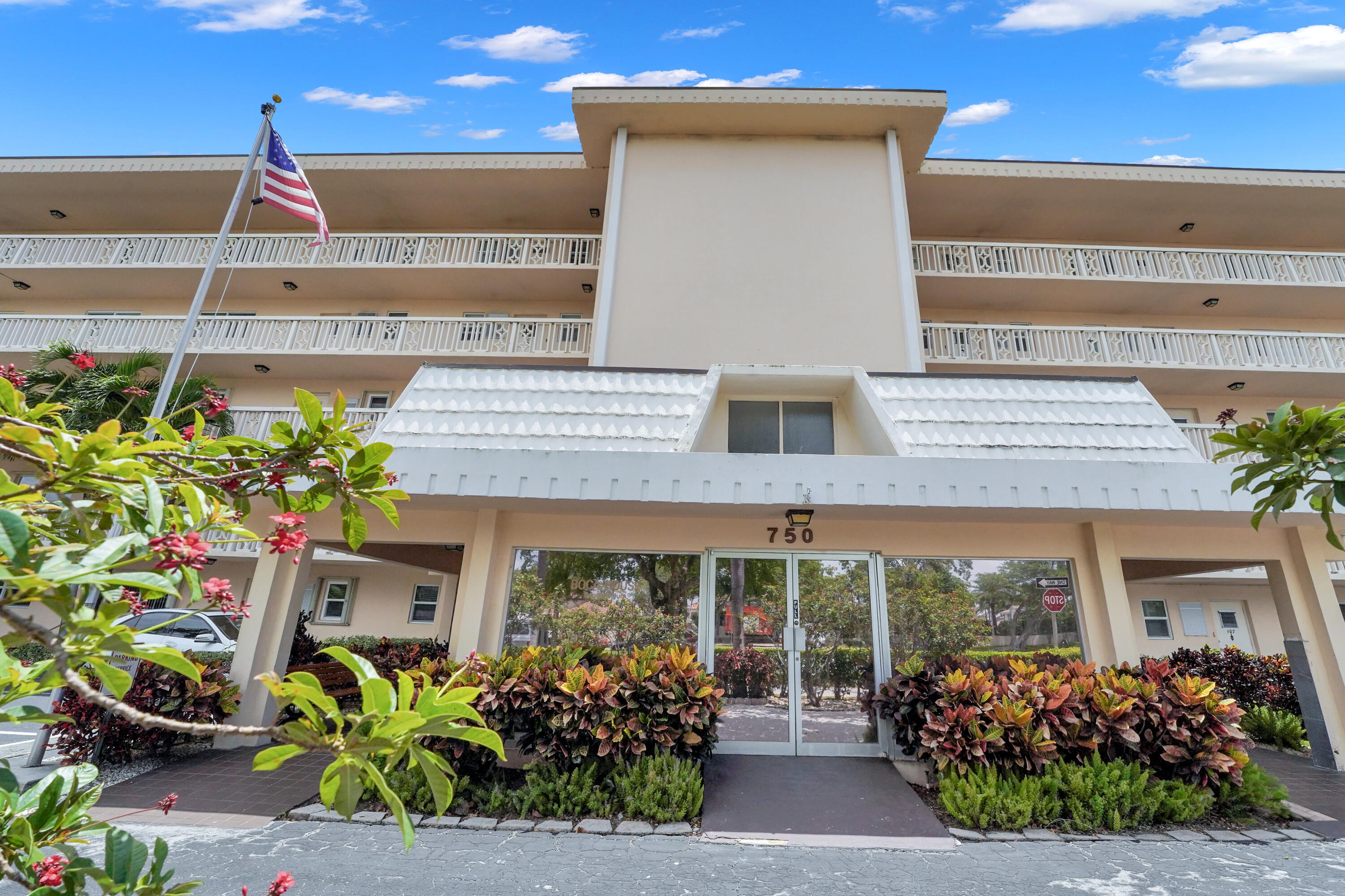 750 NE Spanish River Boulevard 102