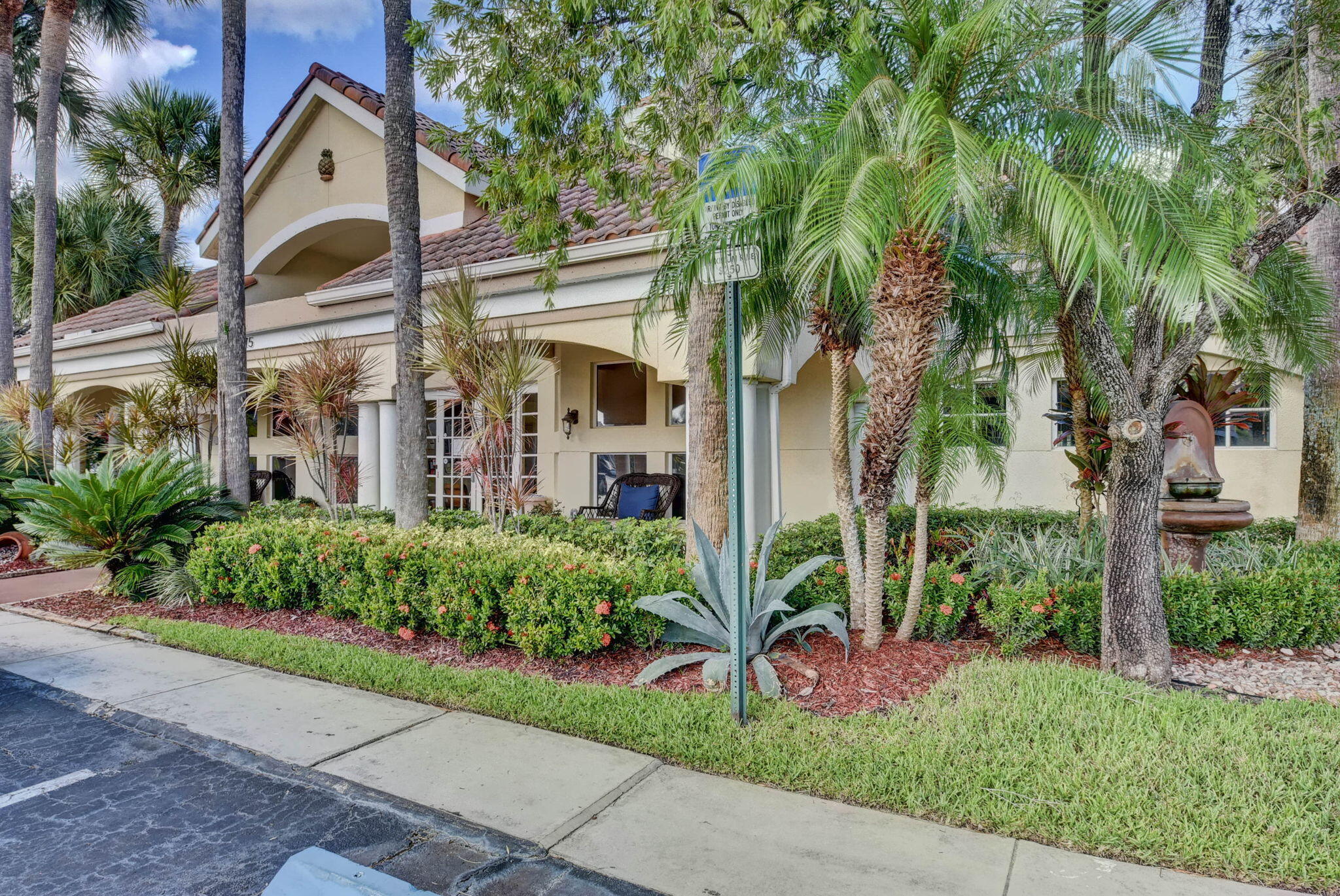 815 Boynton Beach Boulevard Unit: 6-201
