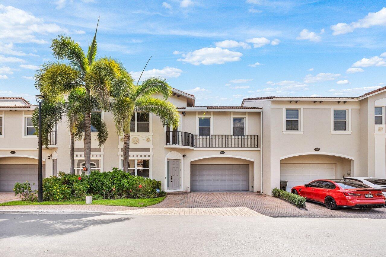 1875 Highland Grove Drive