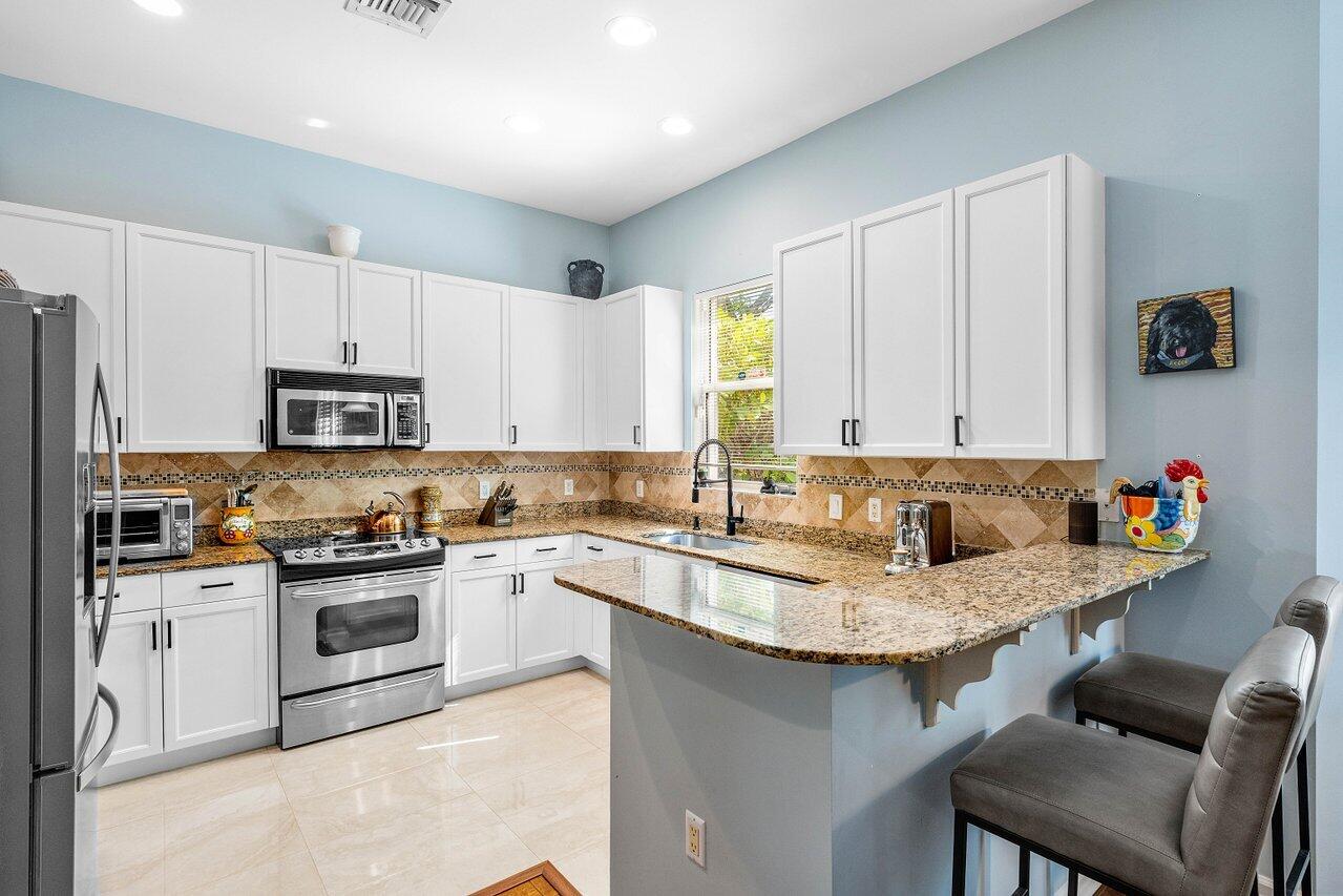 1875 Highland Grove Drive