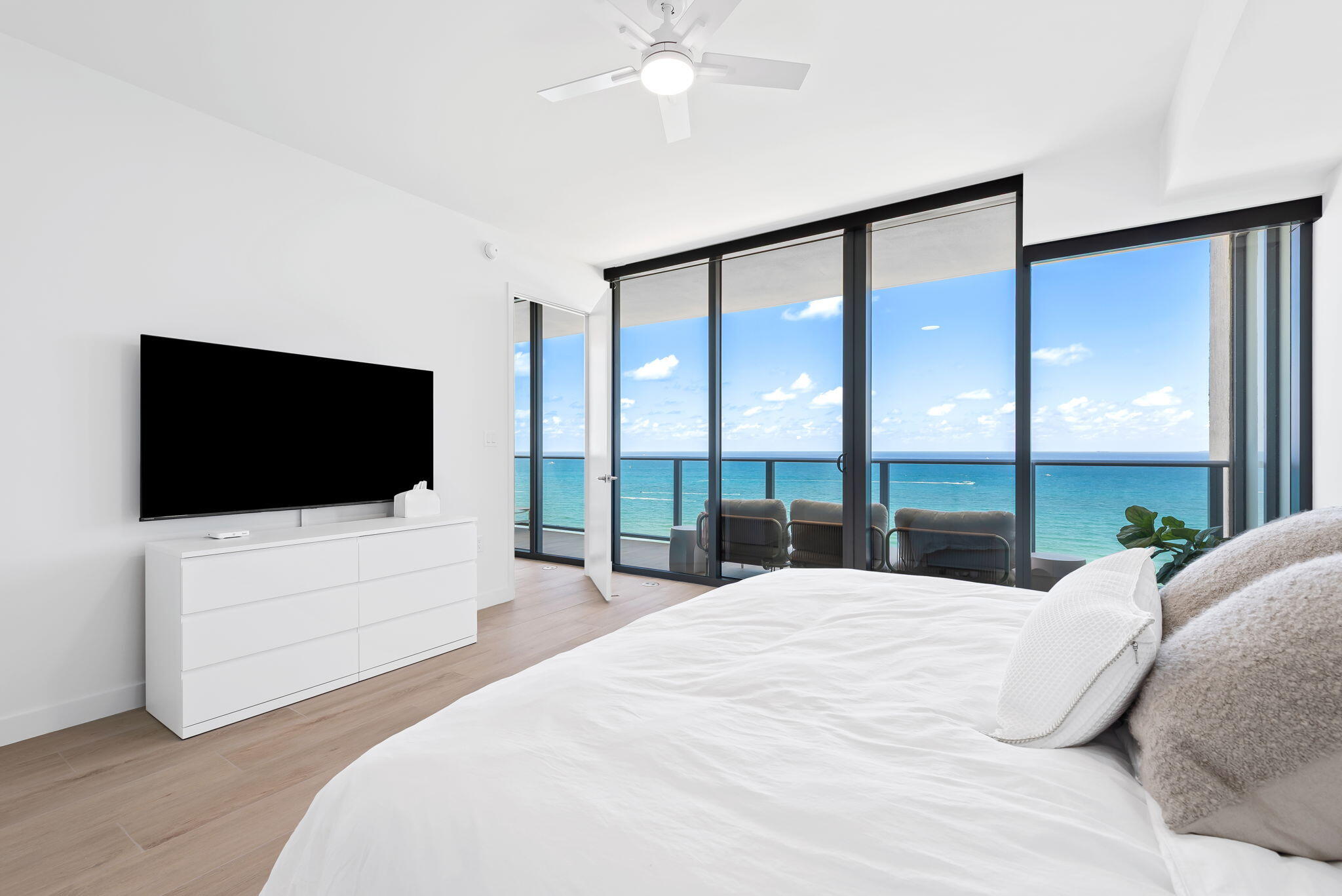 900 N Ocean Boulevard 1404