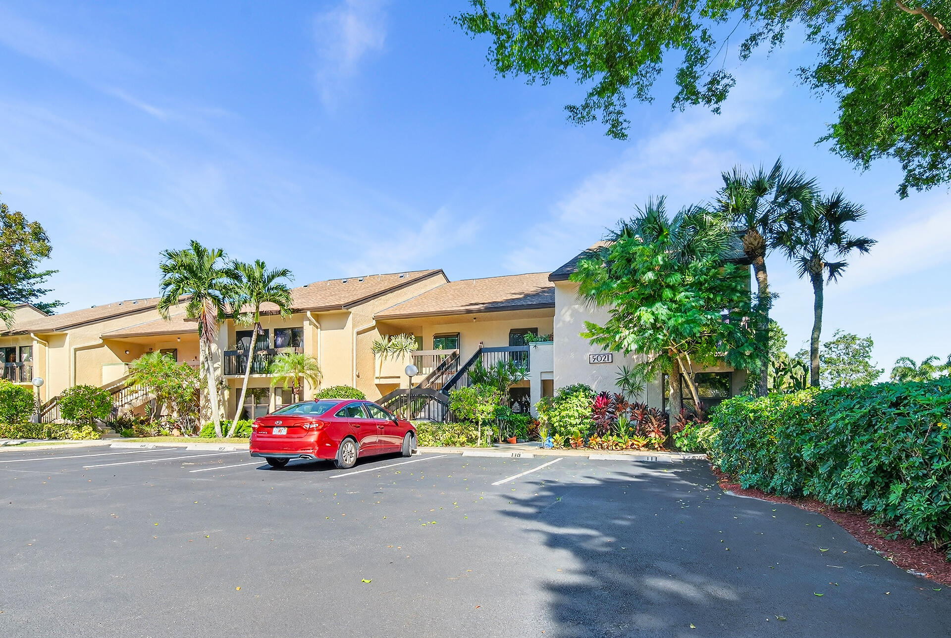 5021 Oak Hill Lane 115