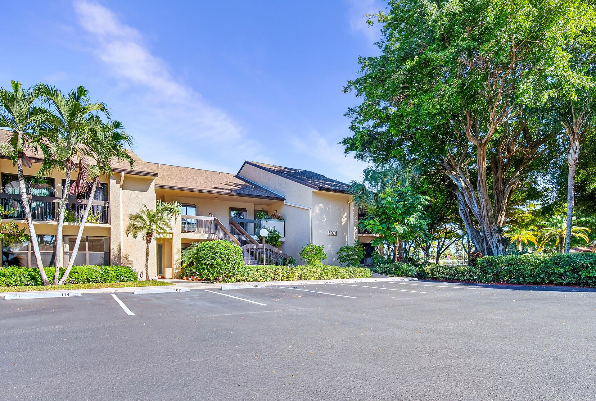 5021 Oak Hill Lane 115