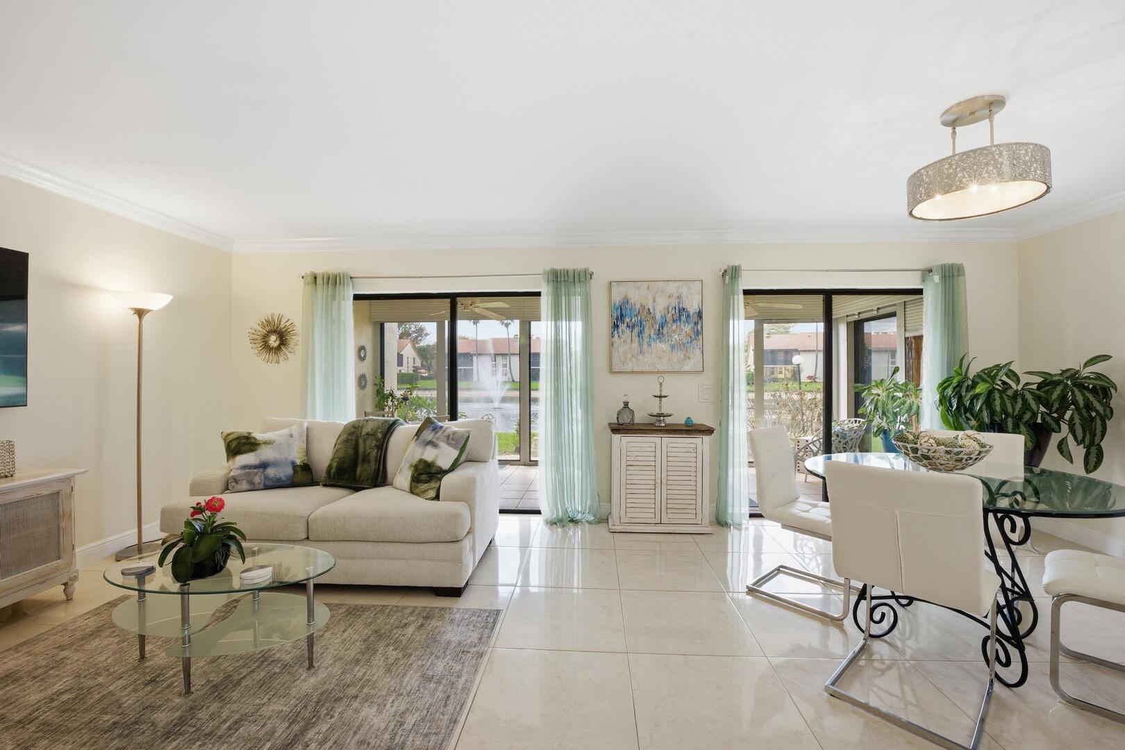 10223 N Circle Lake Drive 102