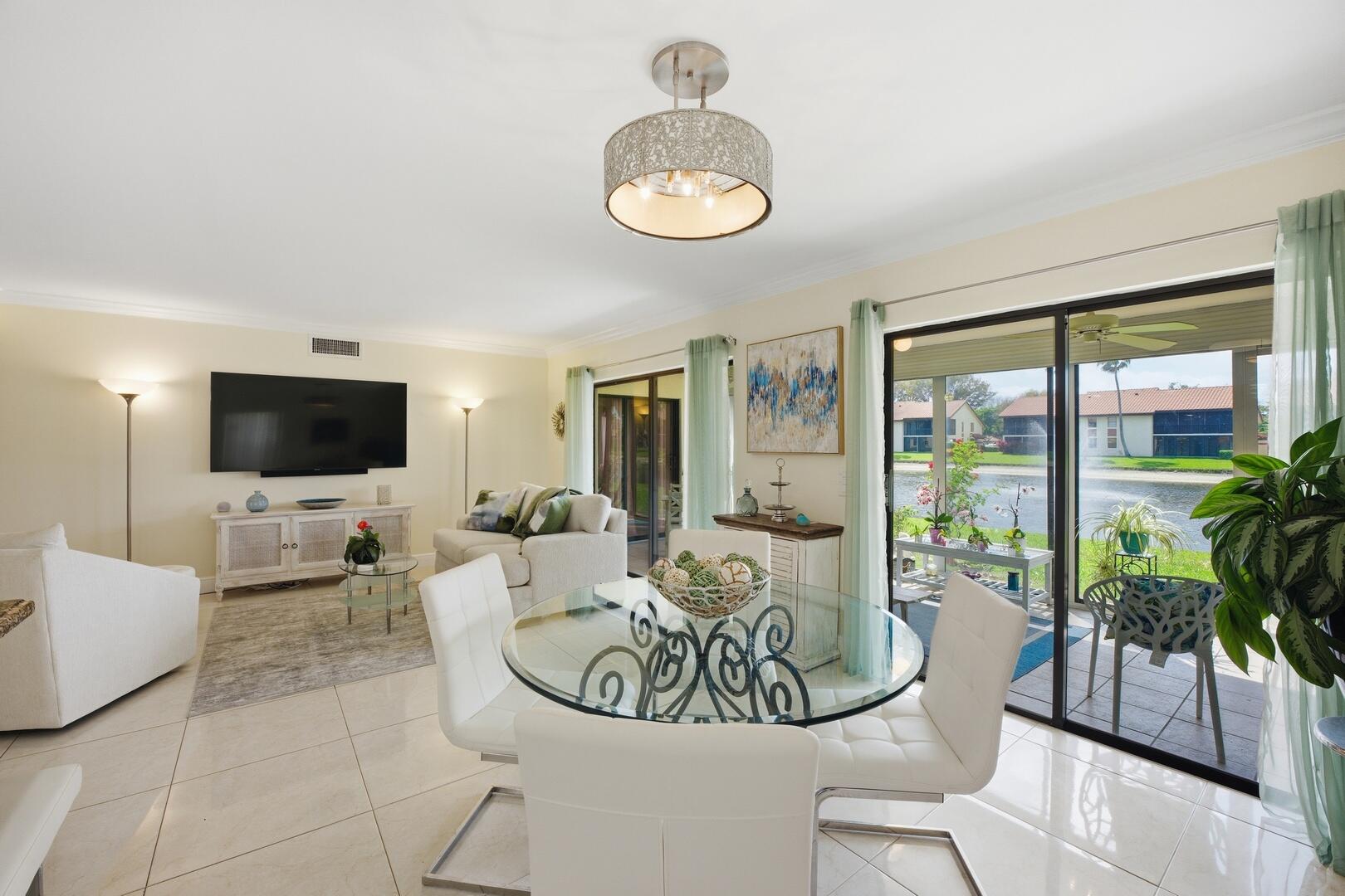 10223 N Circle Lake Drive 102