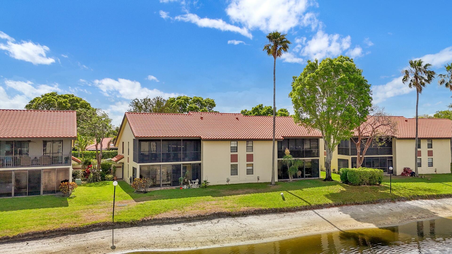 10223 N Circle Lake Drive 102