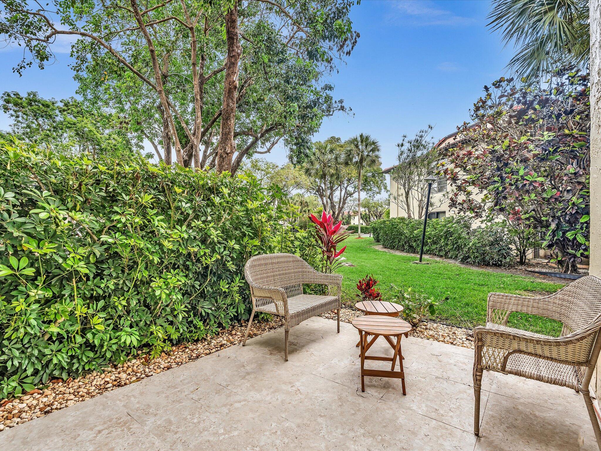 8410 Casa Del Lago