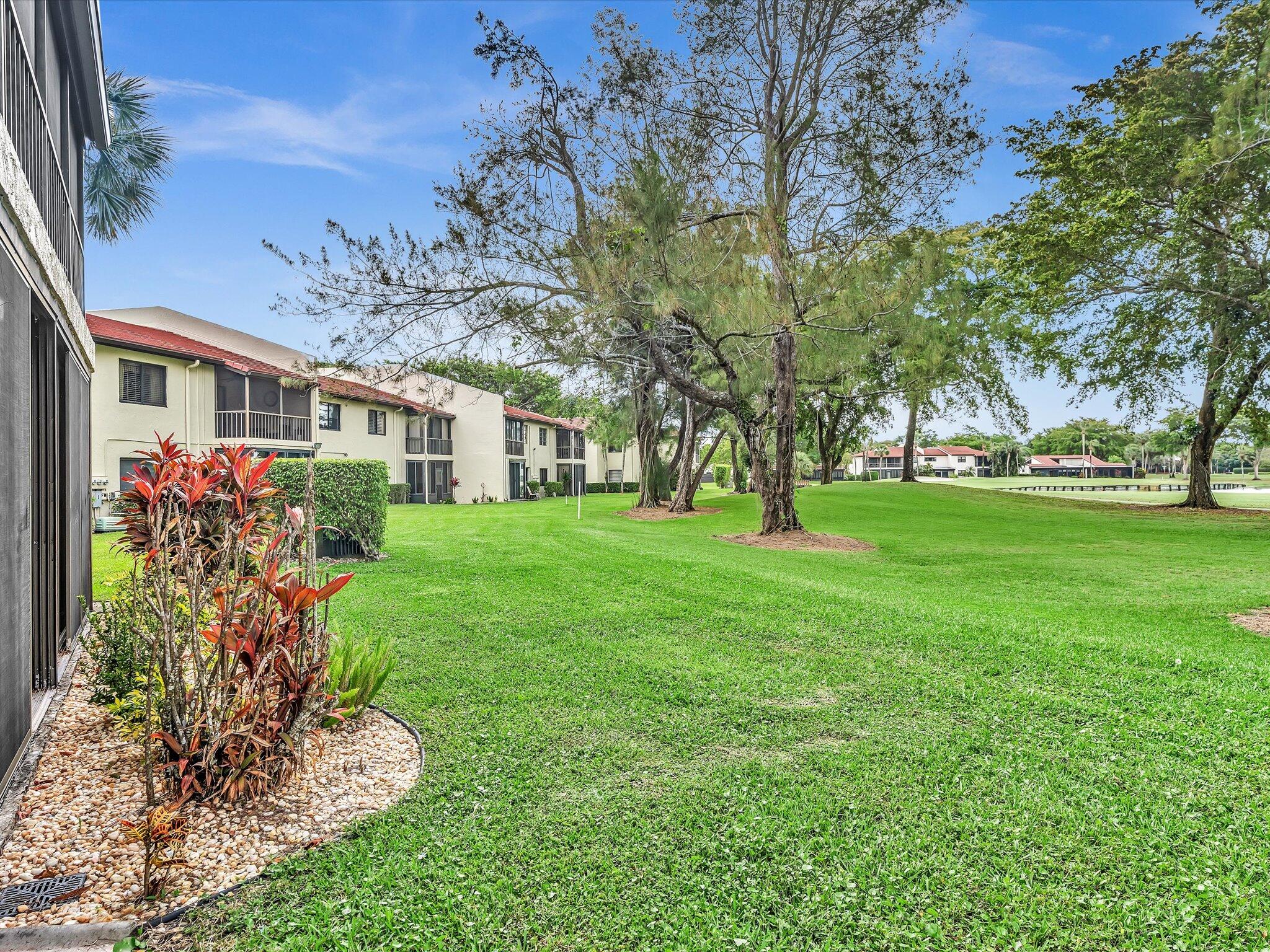 8410 Casa Del Lago