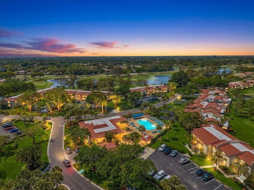 8410 Casa Del Lago