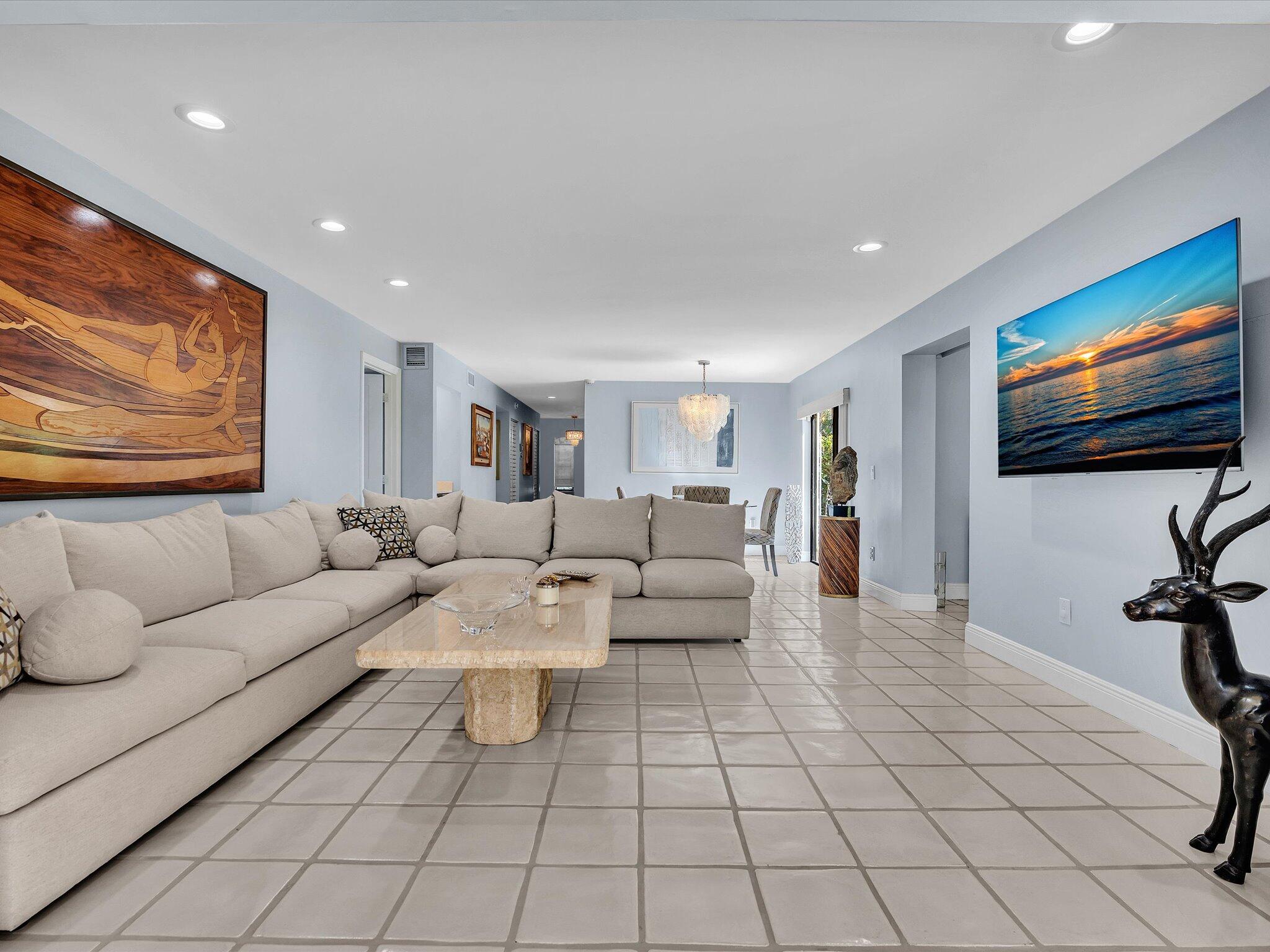 8410 Casa Del Lago