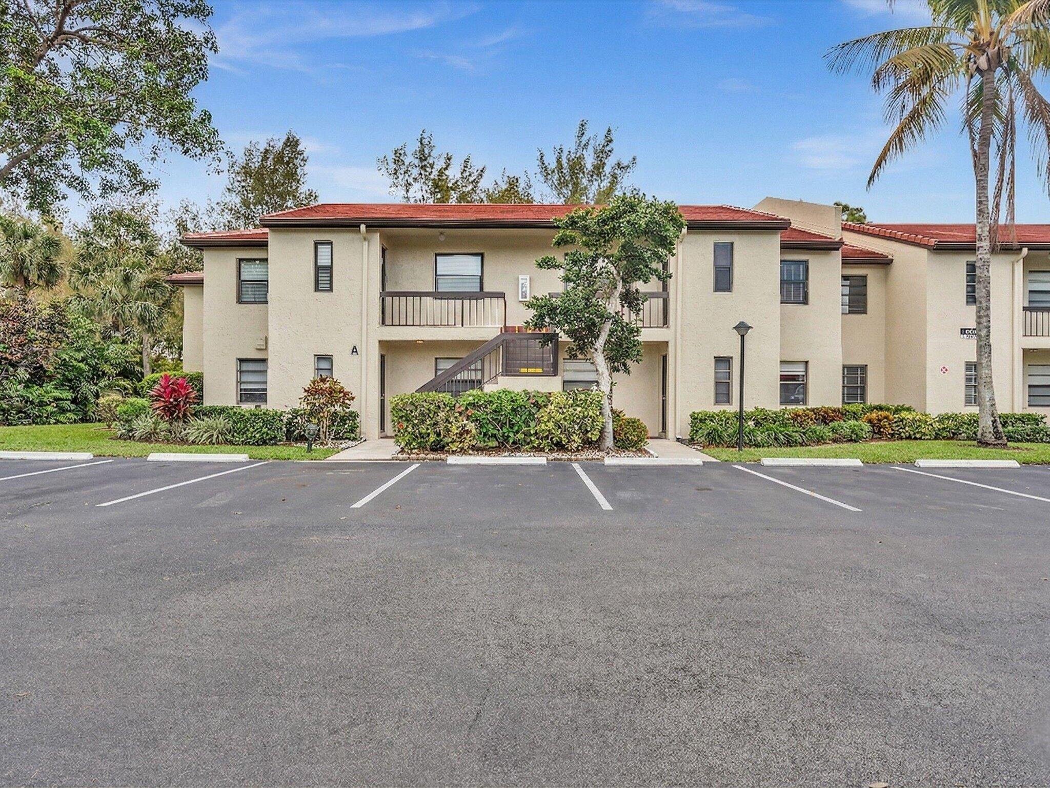 8410 Casa Del Lago