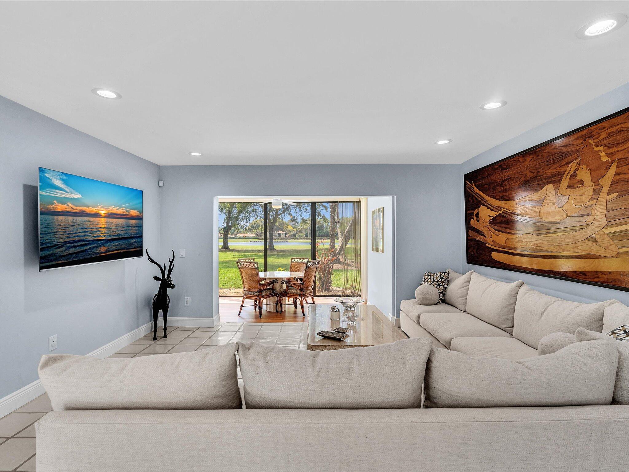 8410 Casa Del Lago
