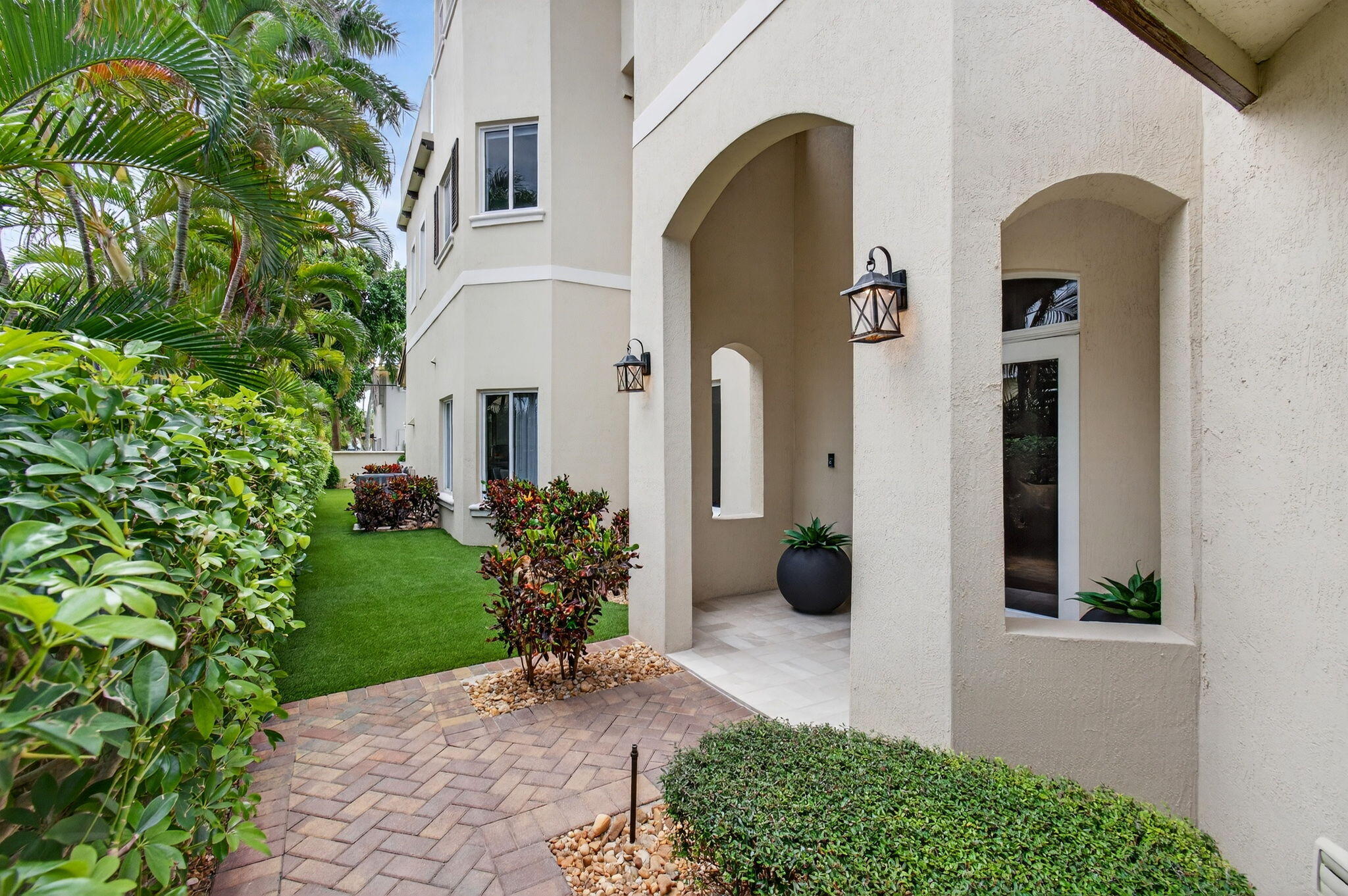 1942 NE 6th Street C