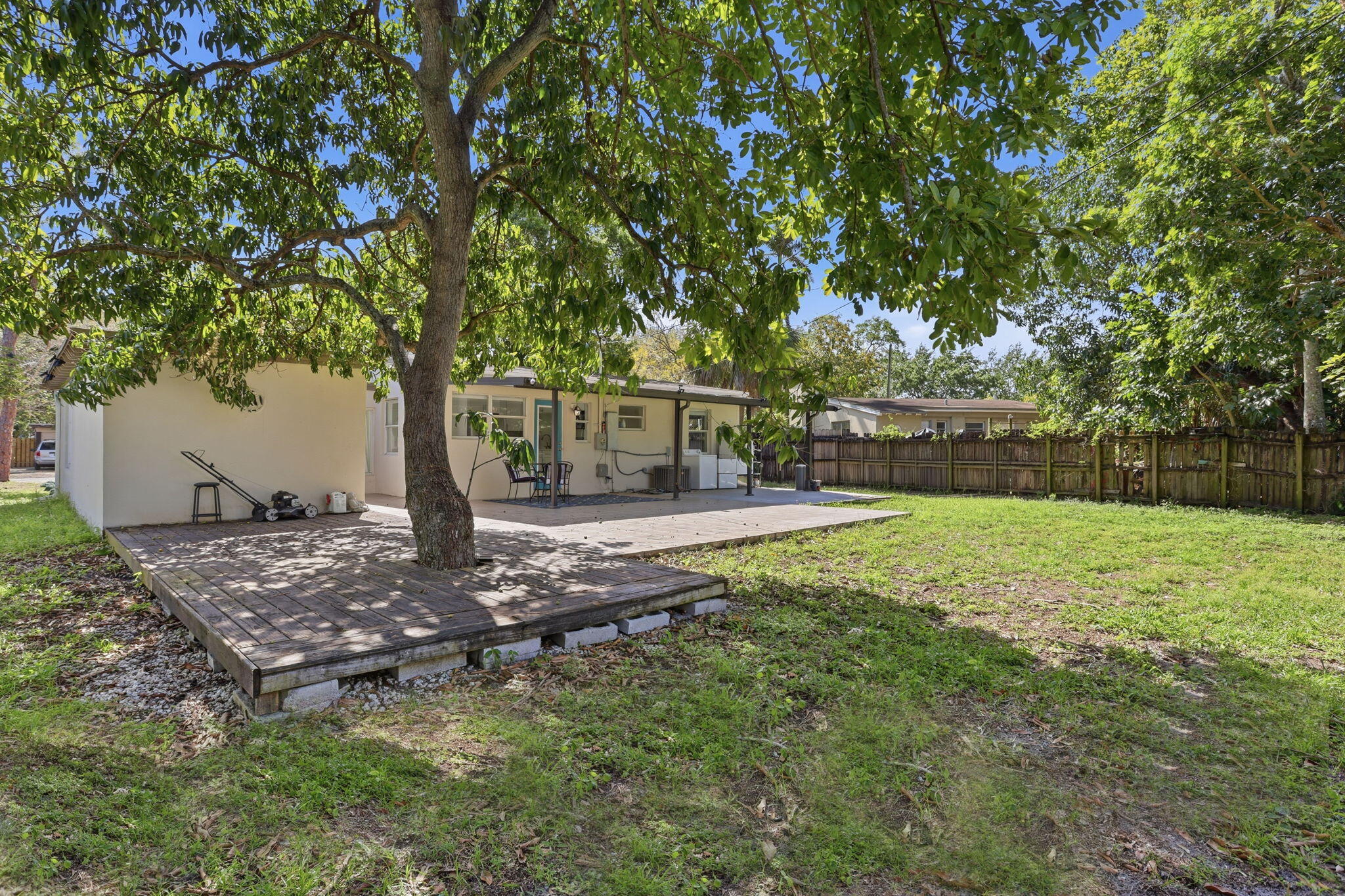 139 SW 21st Way