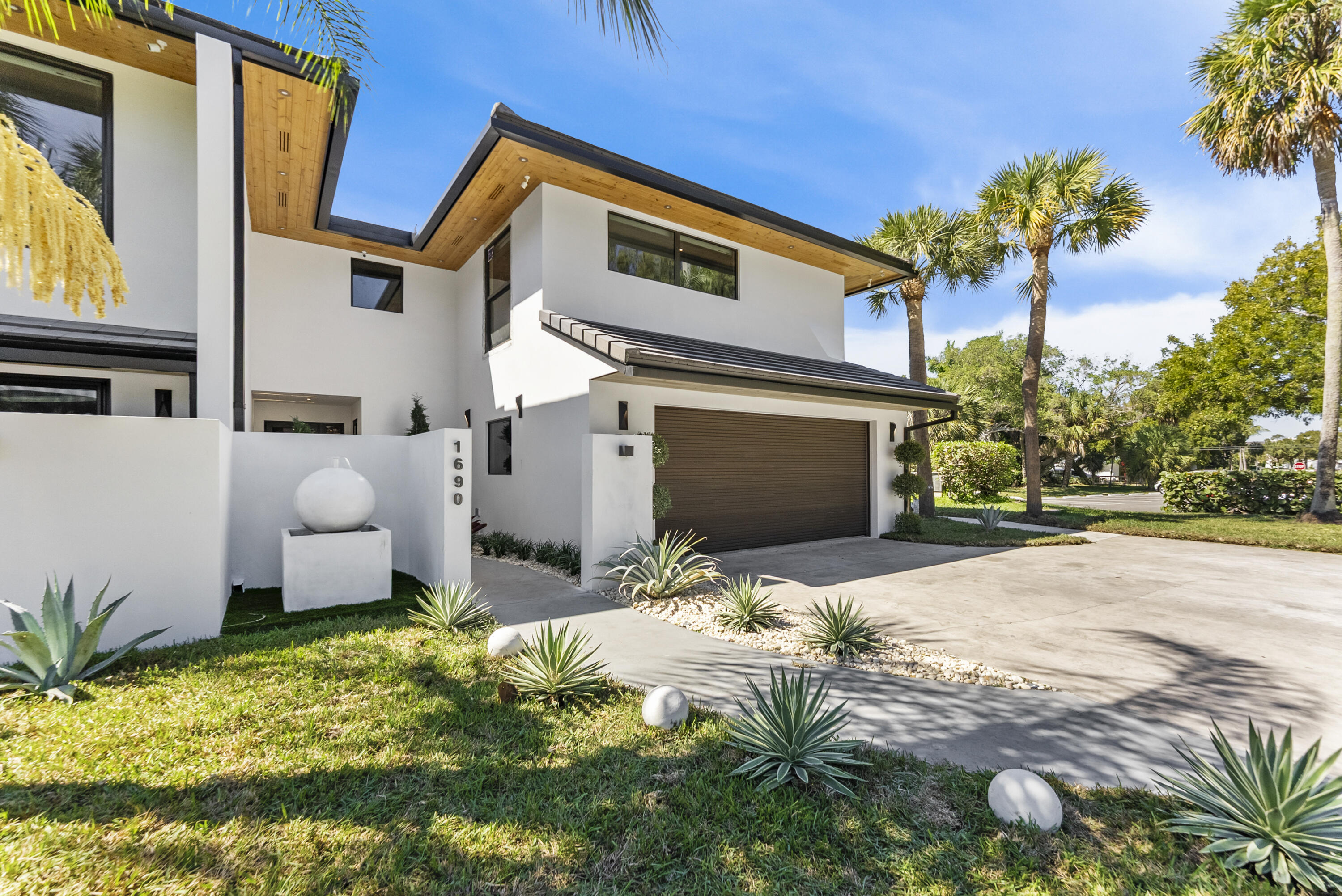 1690 S Ocean Boulevard