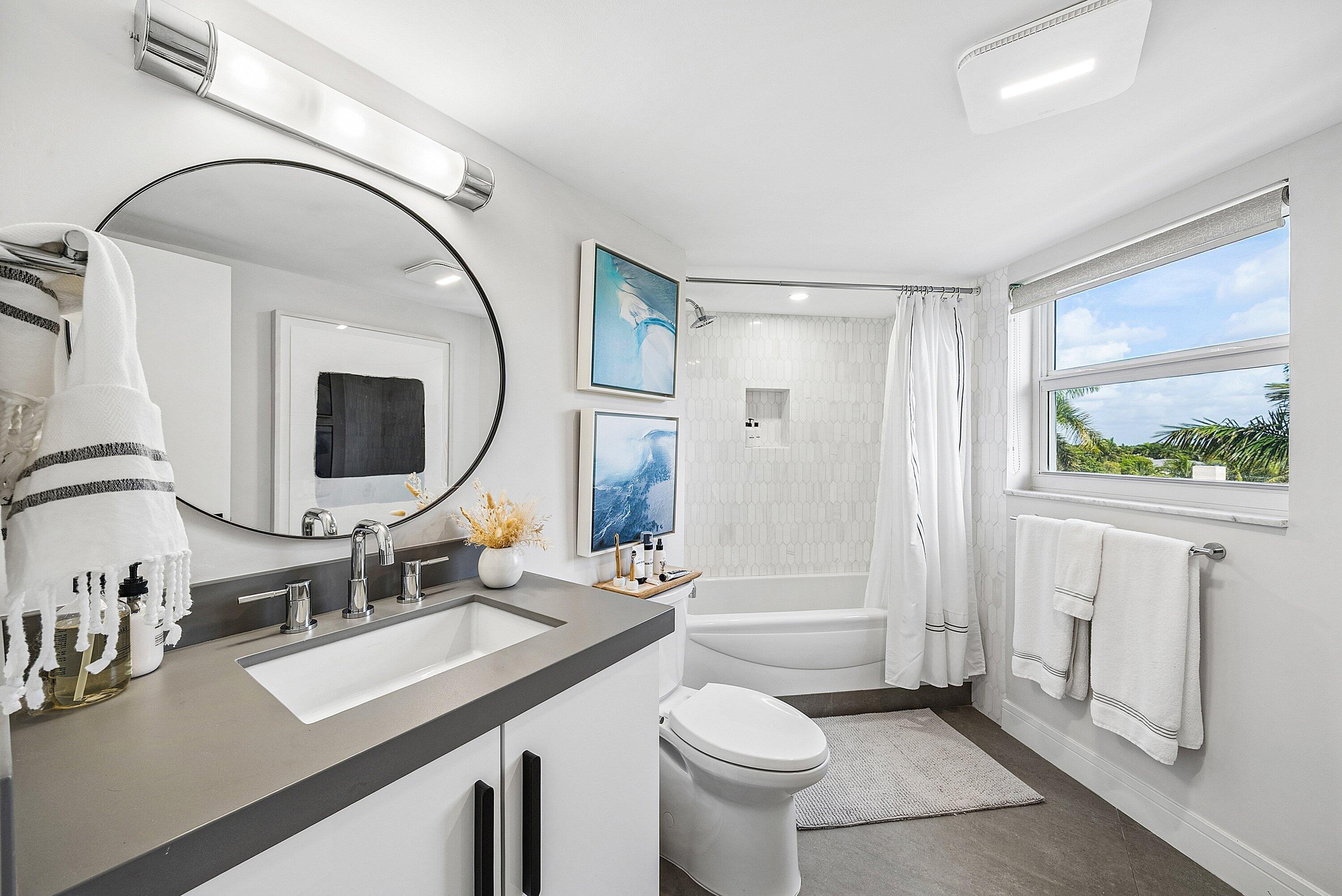 1000 Lowry Street 5d