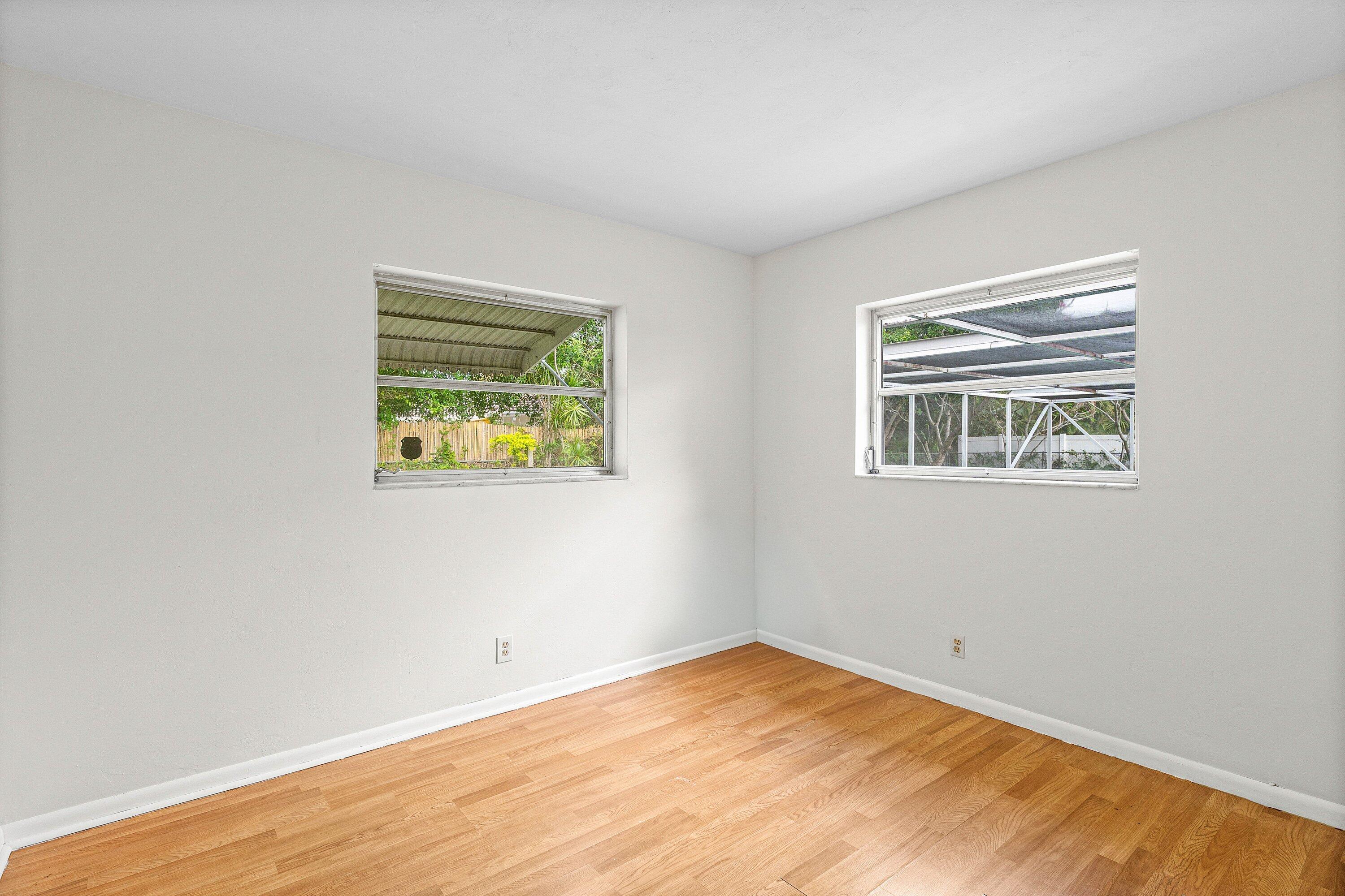 931 NW 9th Court